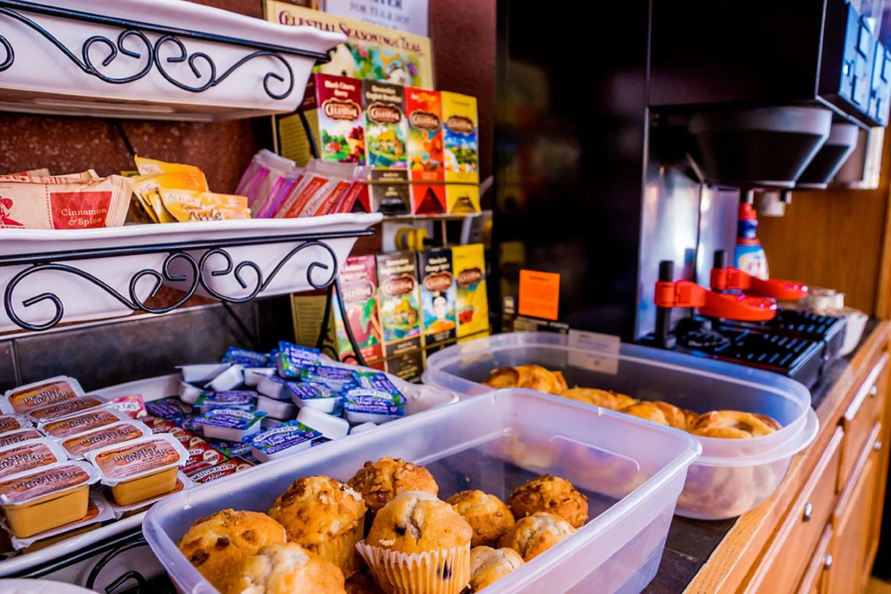 Breakfast in Murphy's River Lodge