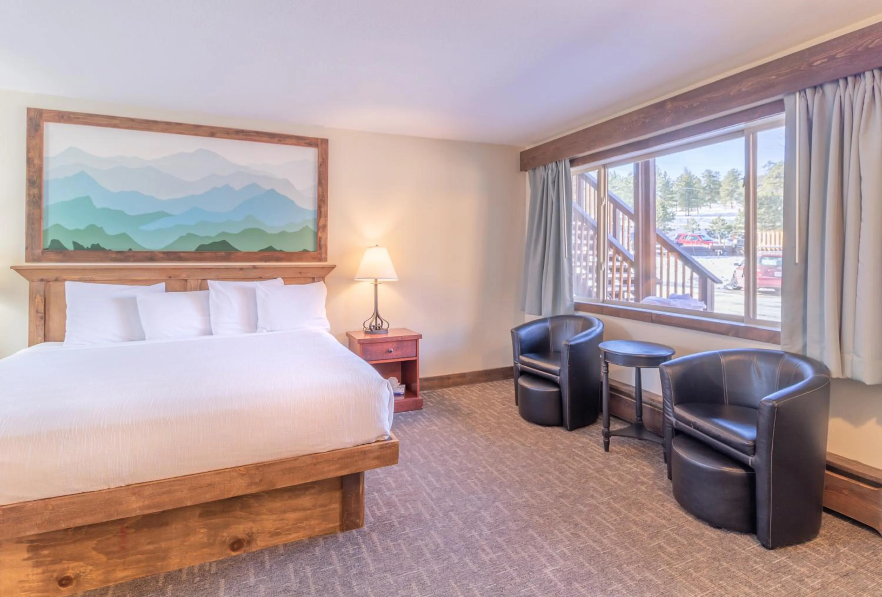 Photo of the whole room, Bed in Murphy's River Lodge