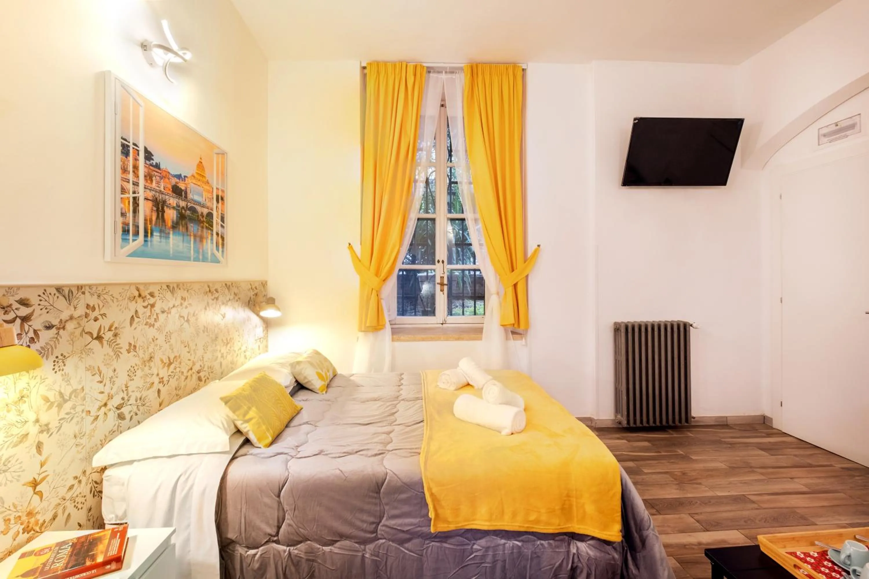 View (from property/room), Bed in Vatican36 Guest House