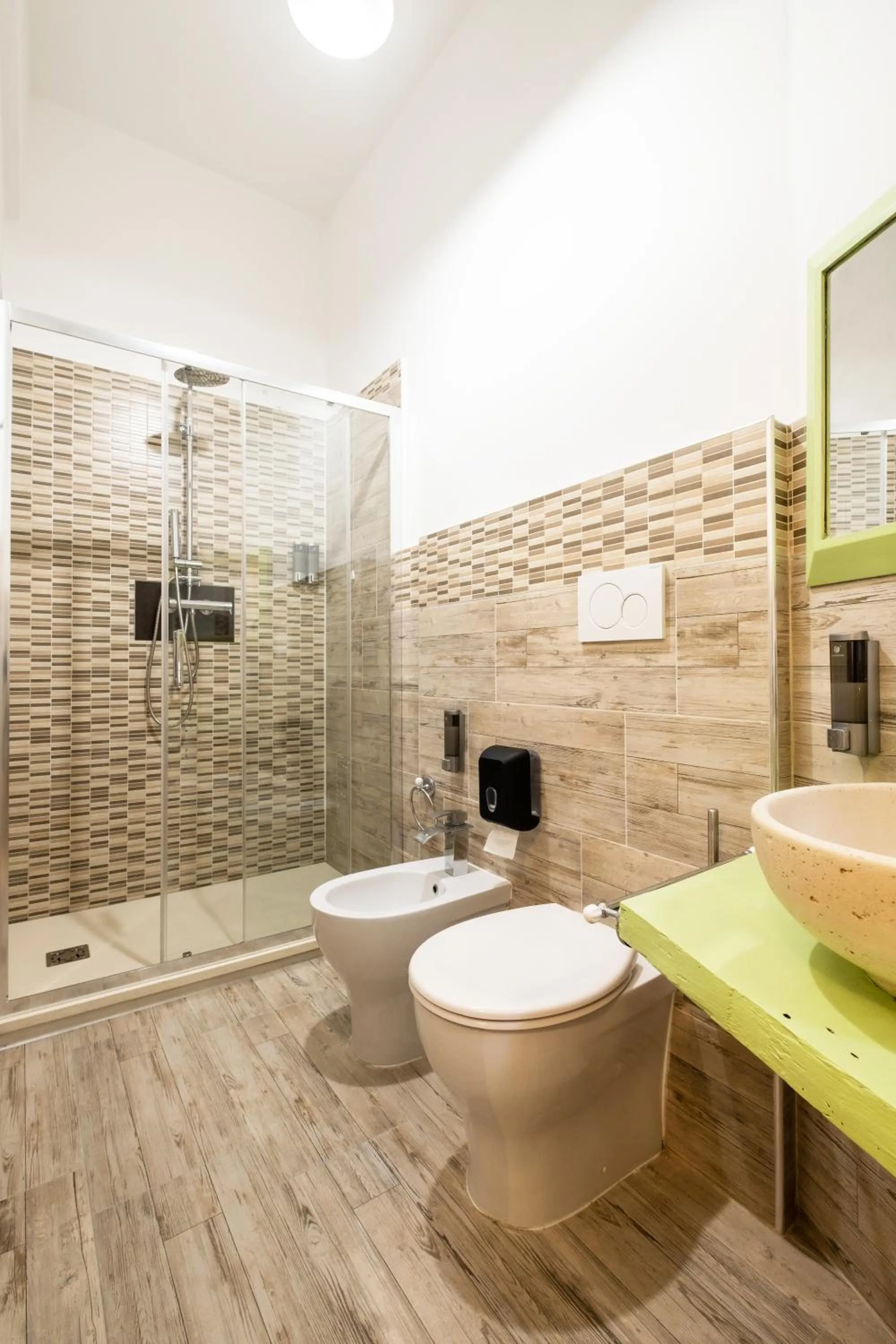 Shower in Vatican36 Guest House