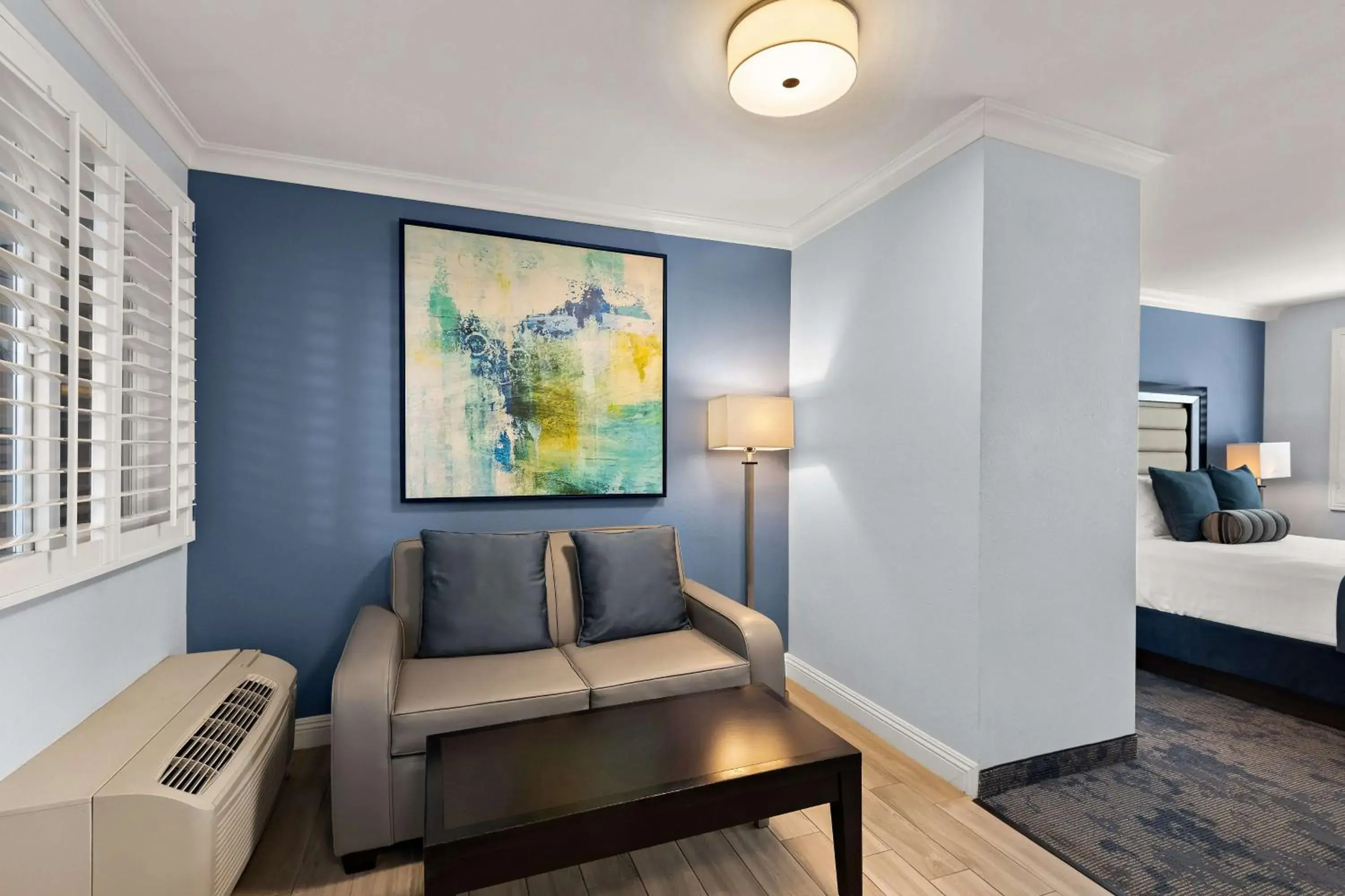 Queen Studio with Sofa Bed - Non-Smoking in Best Western Plus Manhattan Beach Hotel Queen Studio with Sofa Bed - Non-Smoking in Best Western Plus Manhattan Beach Hotel