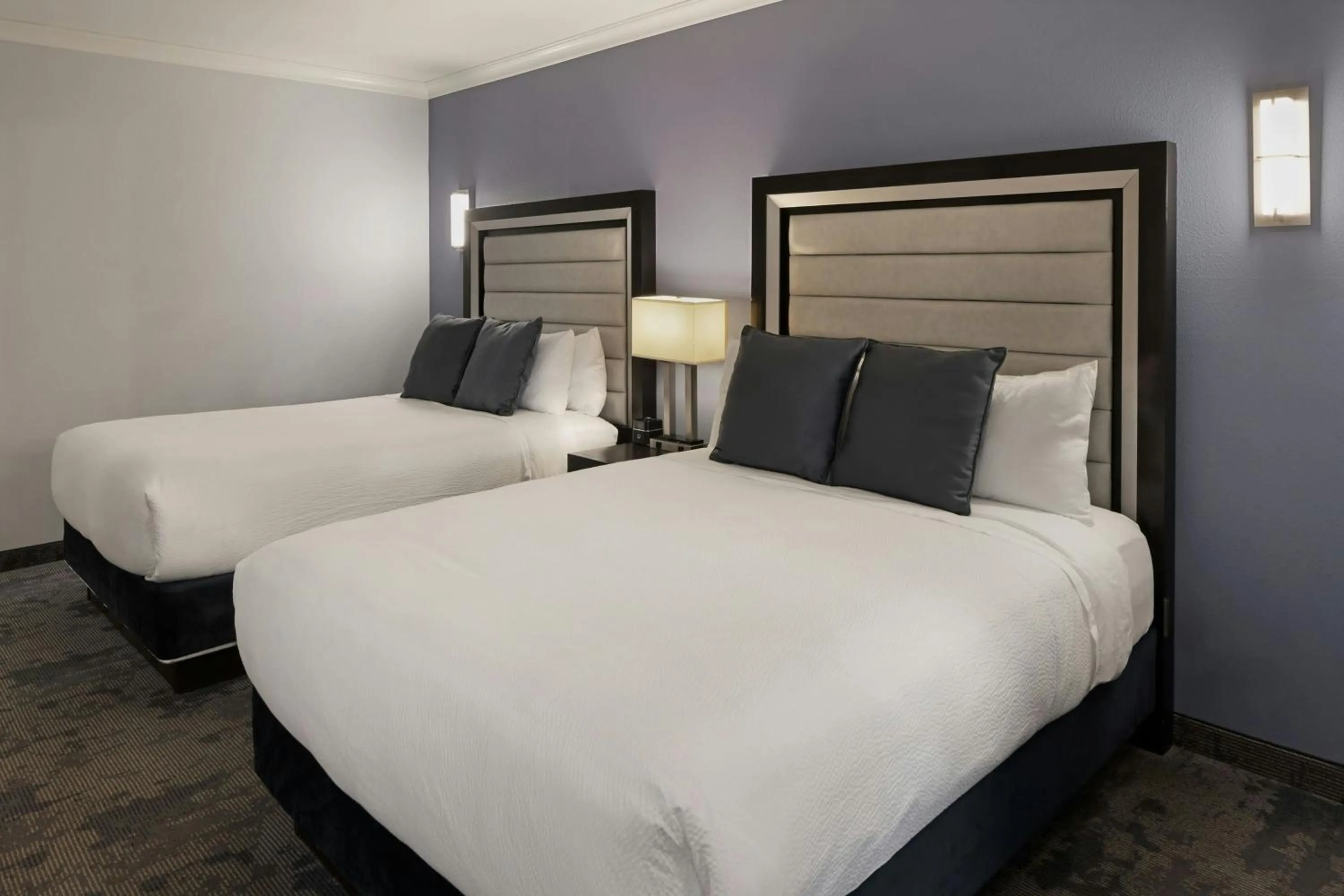 Photo of the whole room, Bed in City Express by Marriott Manhattan Beach
