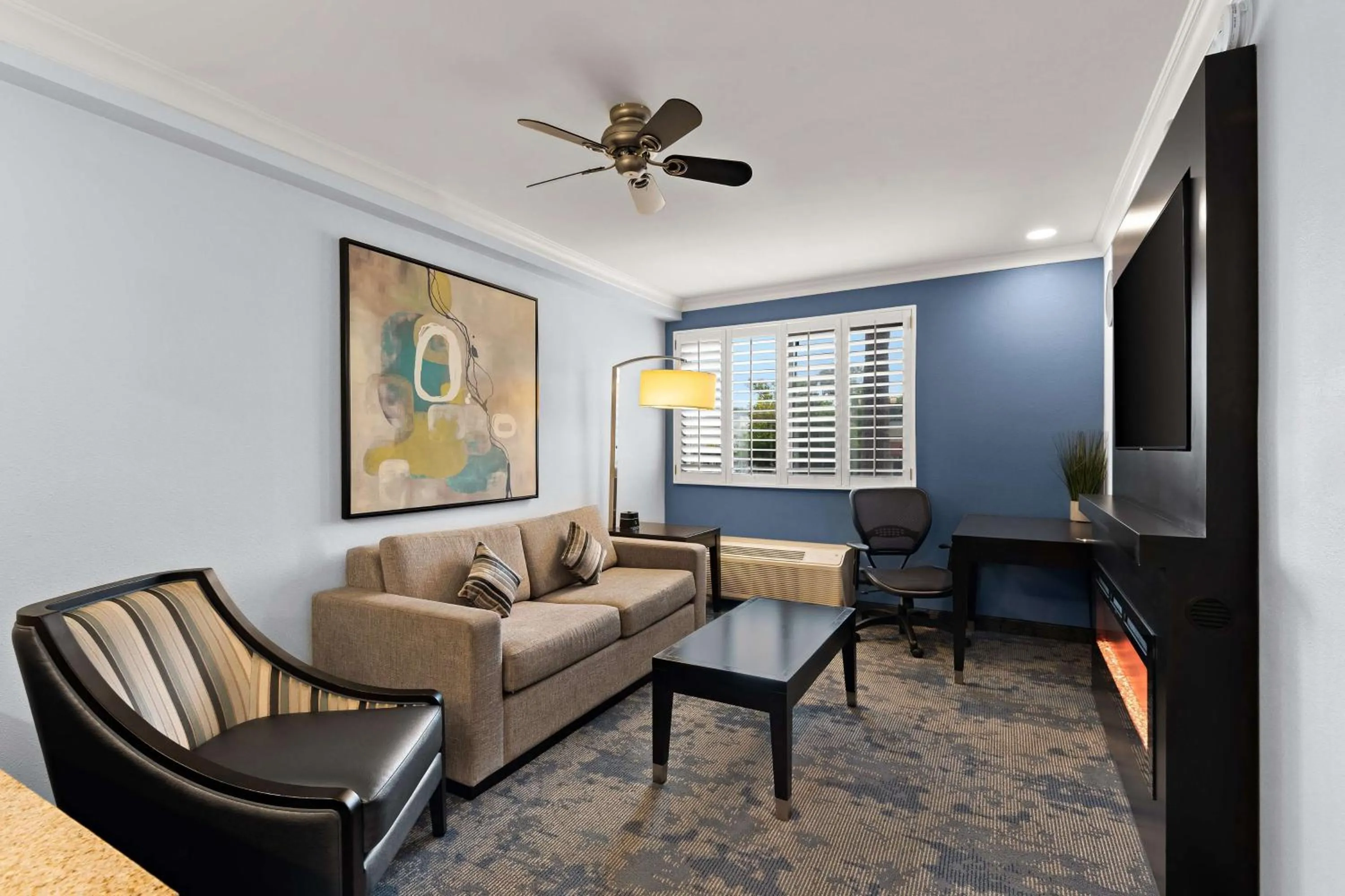 Bedroom in City Express by Marriott Manhattan Beach