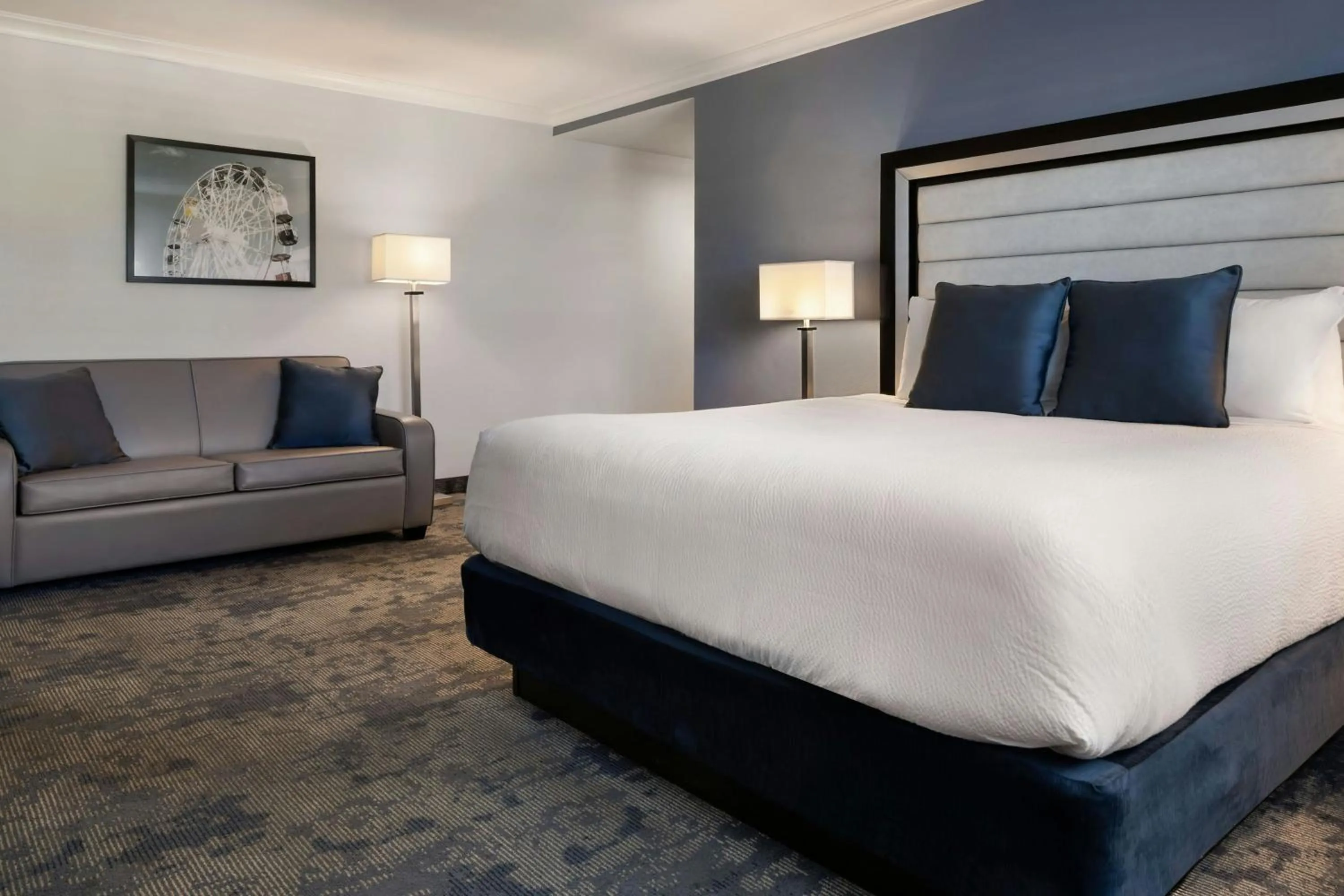 Photo of the whole room, Bed in City Express by Marriott Manhattan Beach