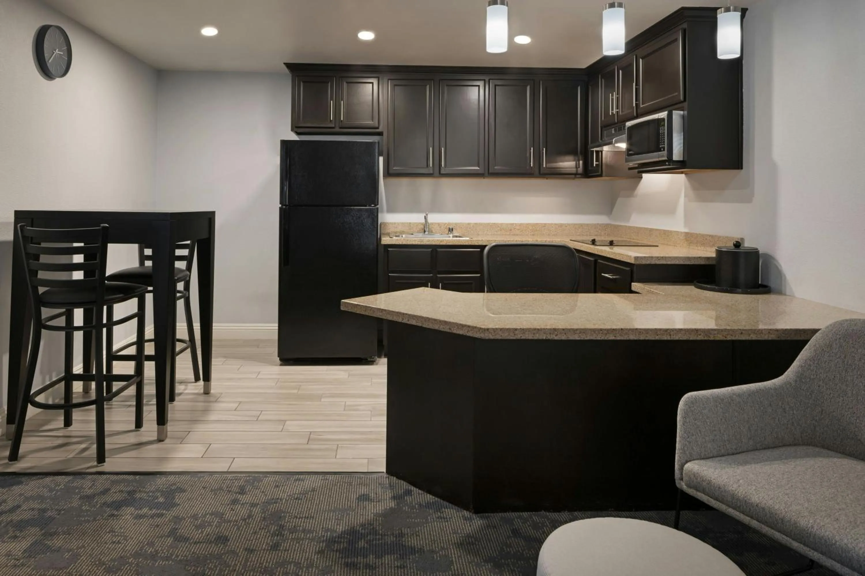 Living room in City Express by Marriott Manhattan Beach