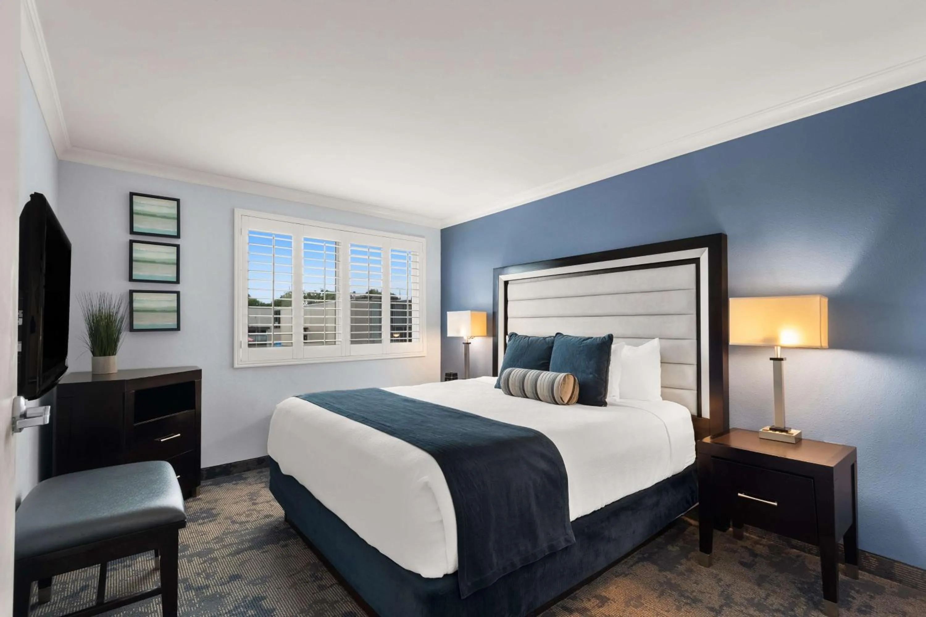 Bedroom, Bed in City Express by Marriott Manhattan Beach