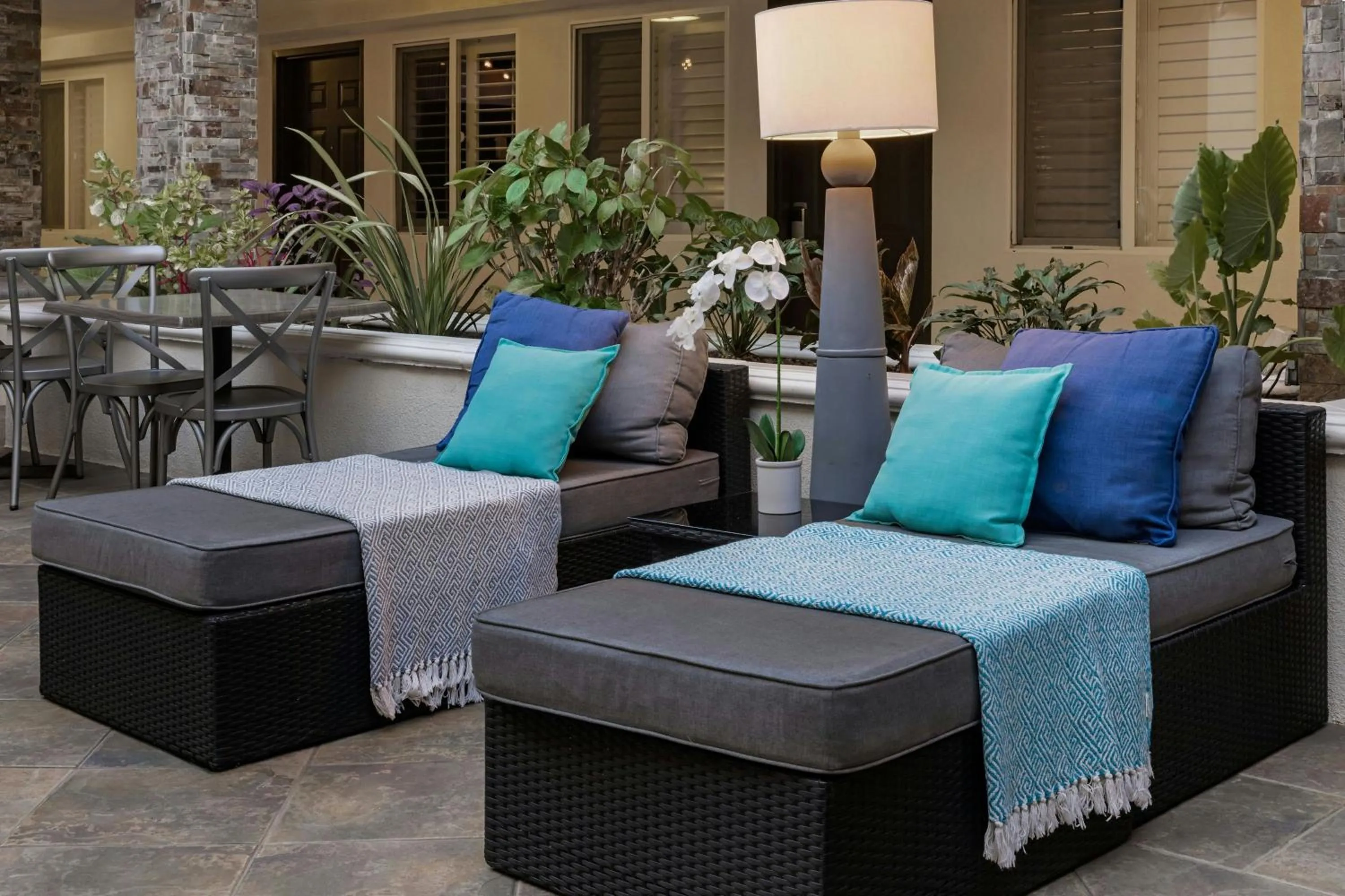 Lounge or bar in City Express by Marriott Manhattan Beach