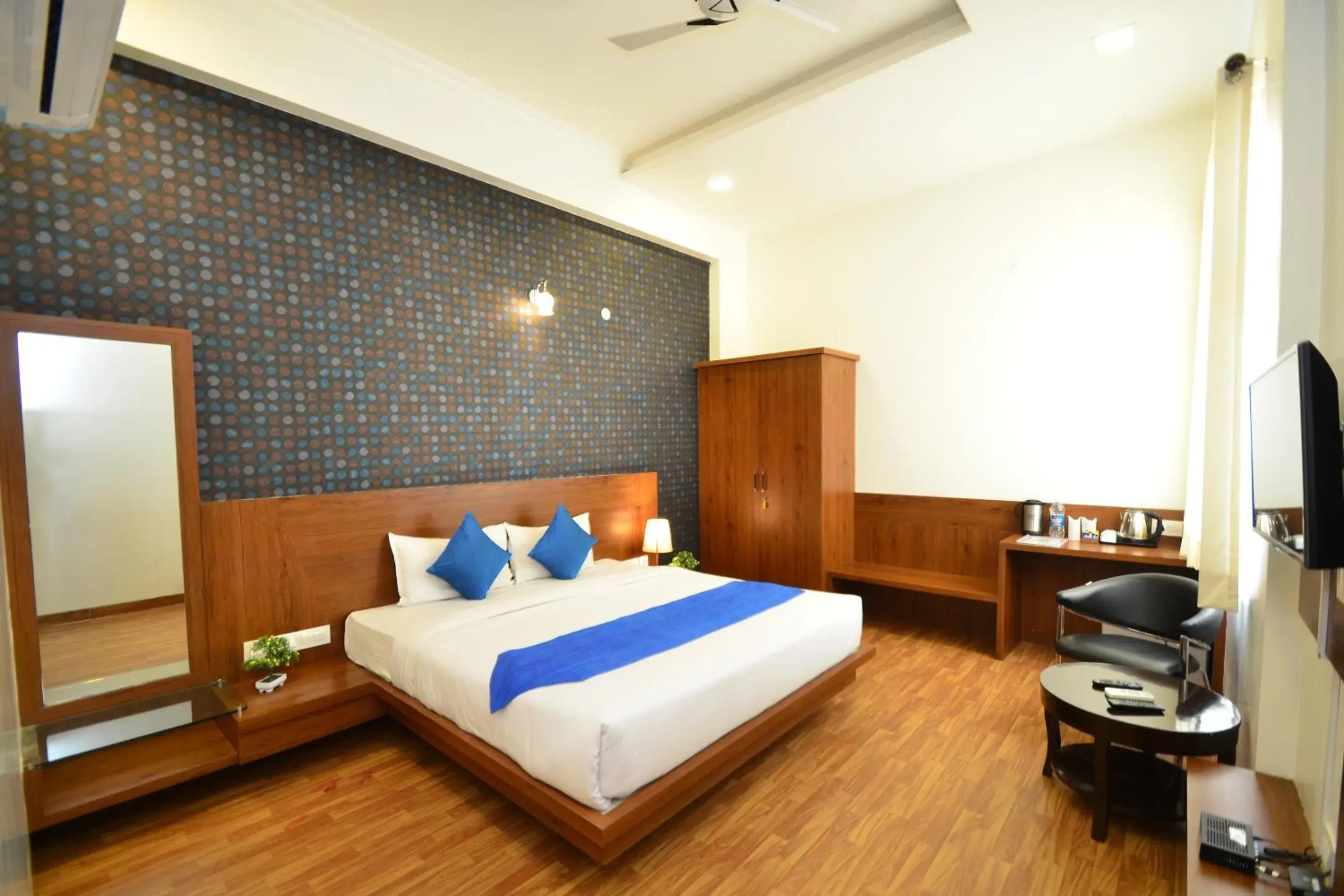 Superior Double Room in Hotel Sapphire World Superior Double Room in Hotel Sapphire World