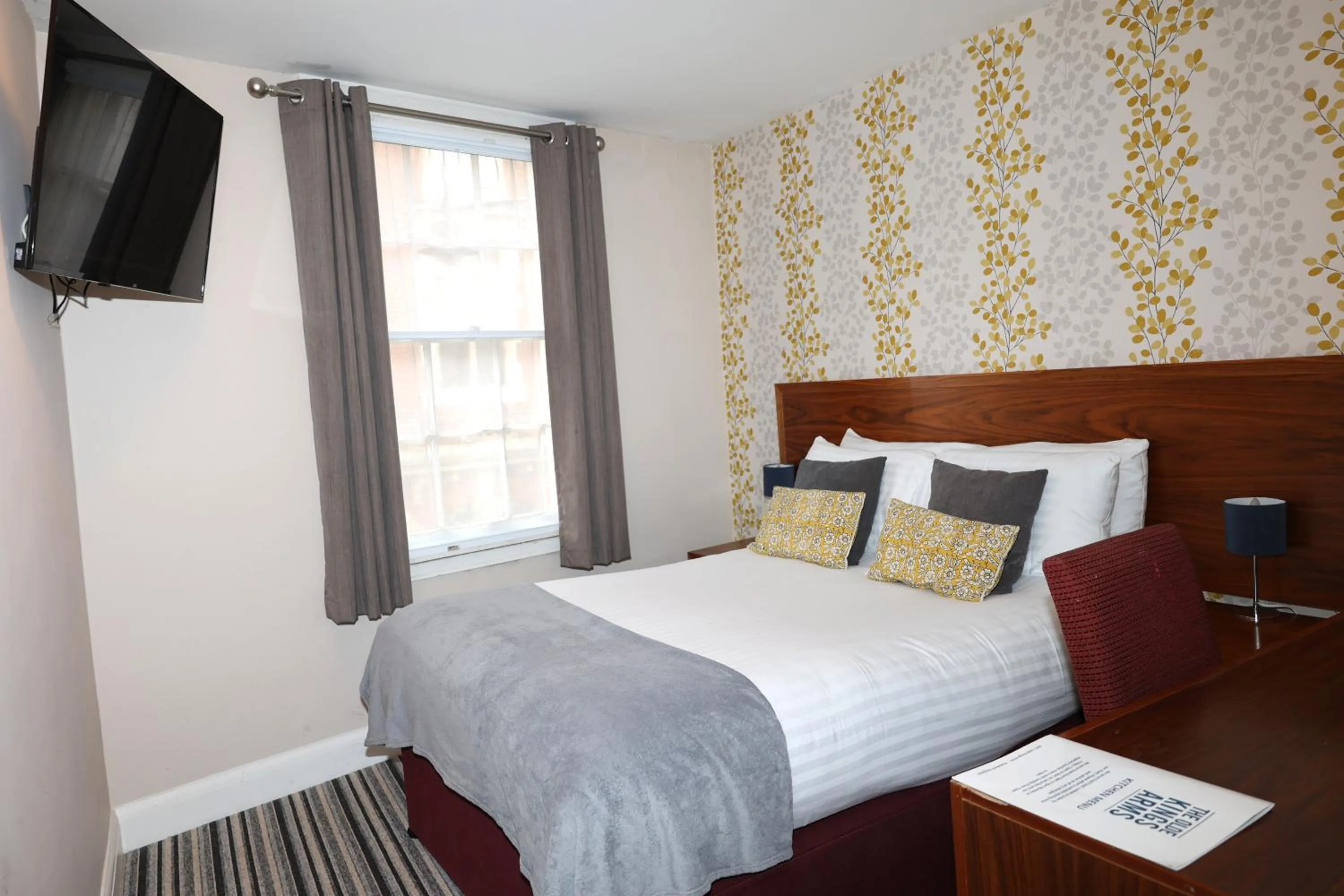 Bed in The Olde Kings Arms