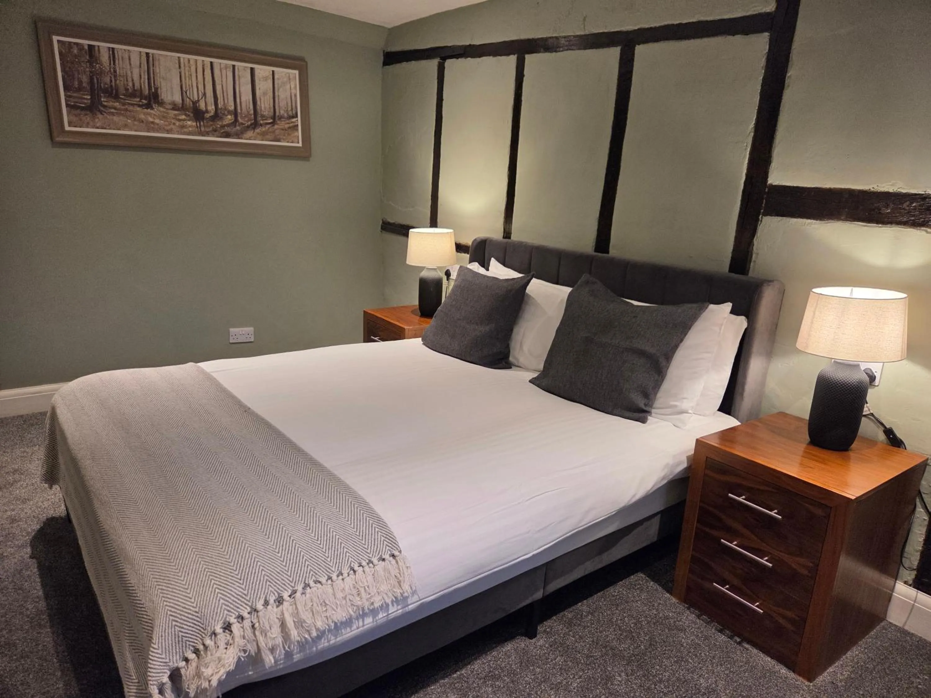 Bed in The Olde Kings Arms