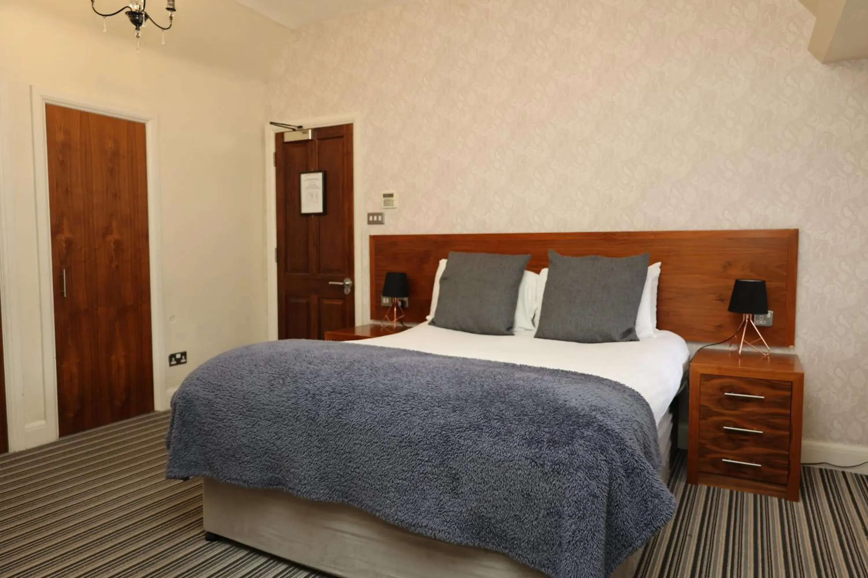 Superior Double Room in The Olde Kings Arms Superior Double Room in The Olde Kings Arms