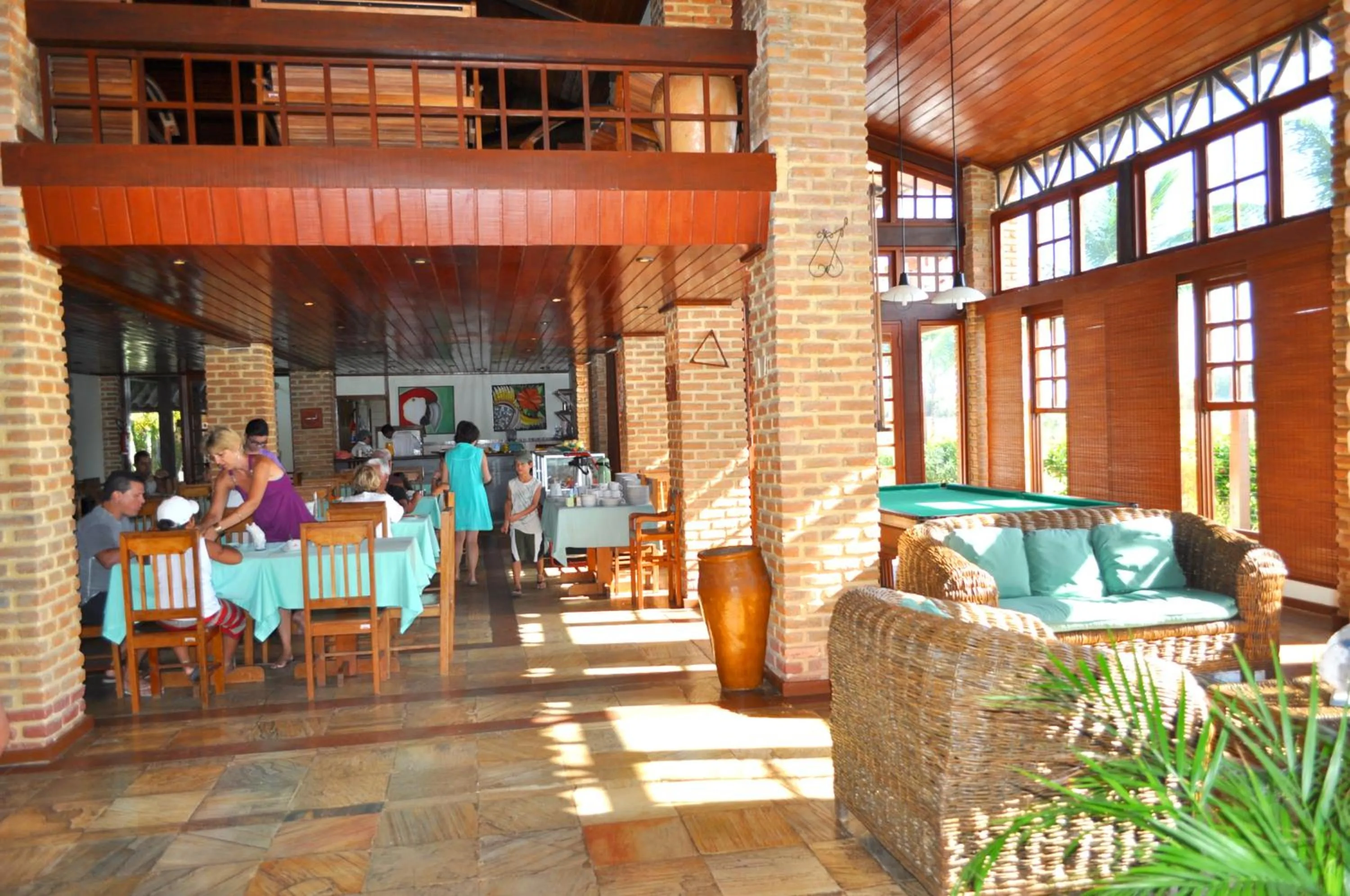 Restaurant/places to eat in Sueds Cabralia