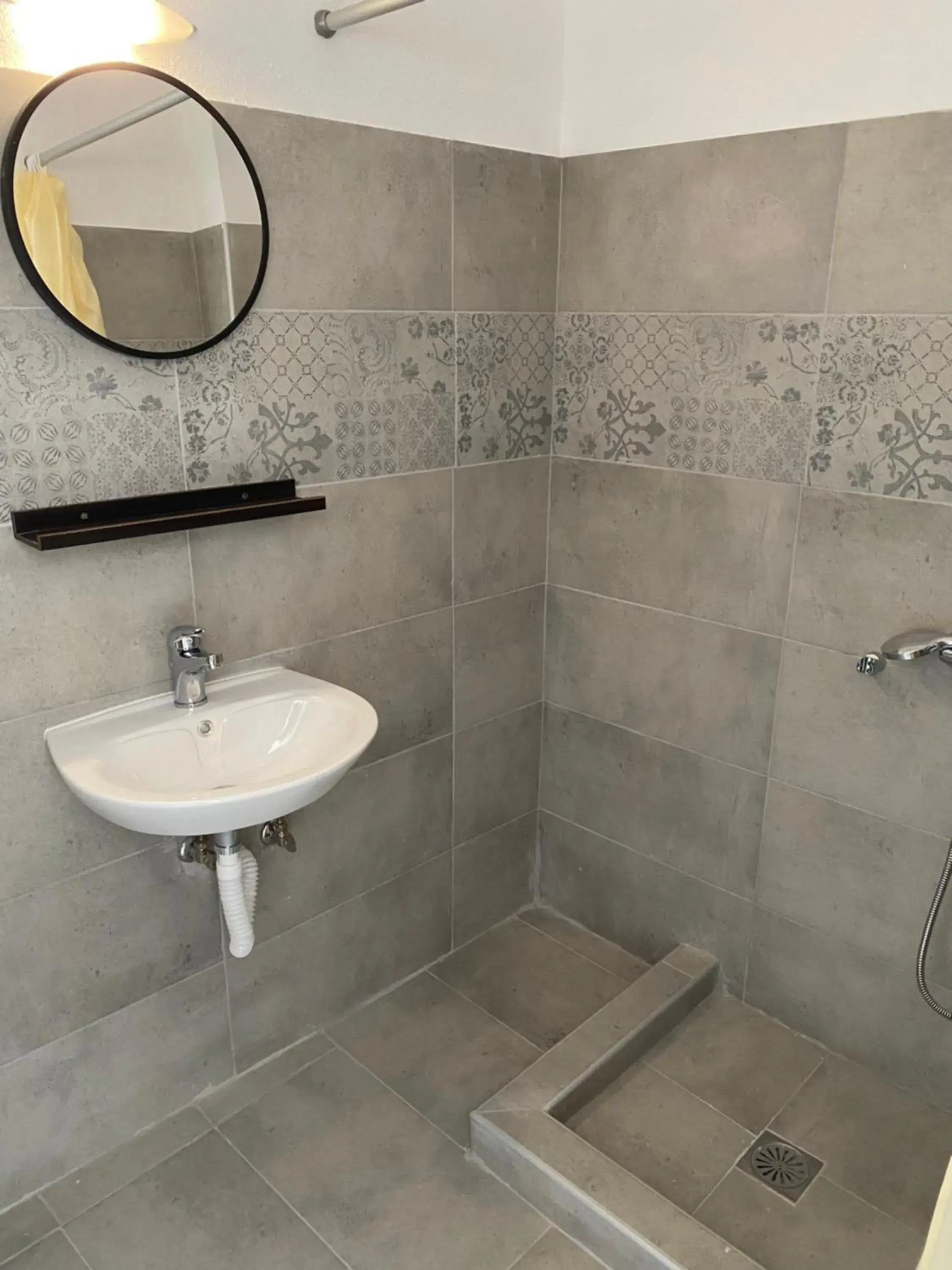 Twin Room with Garden View in Popi Studios Twin Room with Garden View in Popi Studios