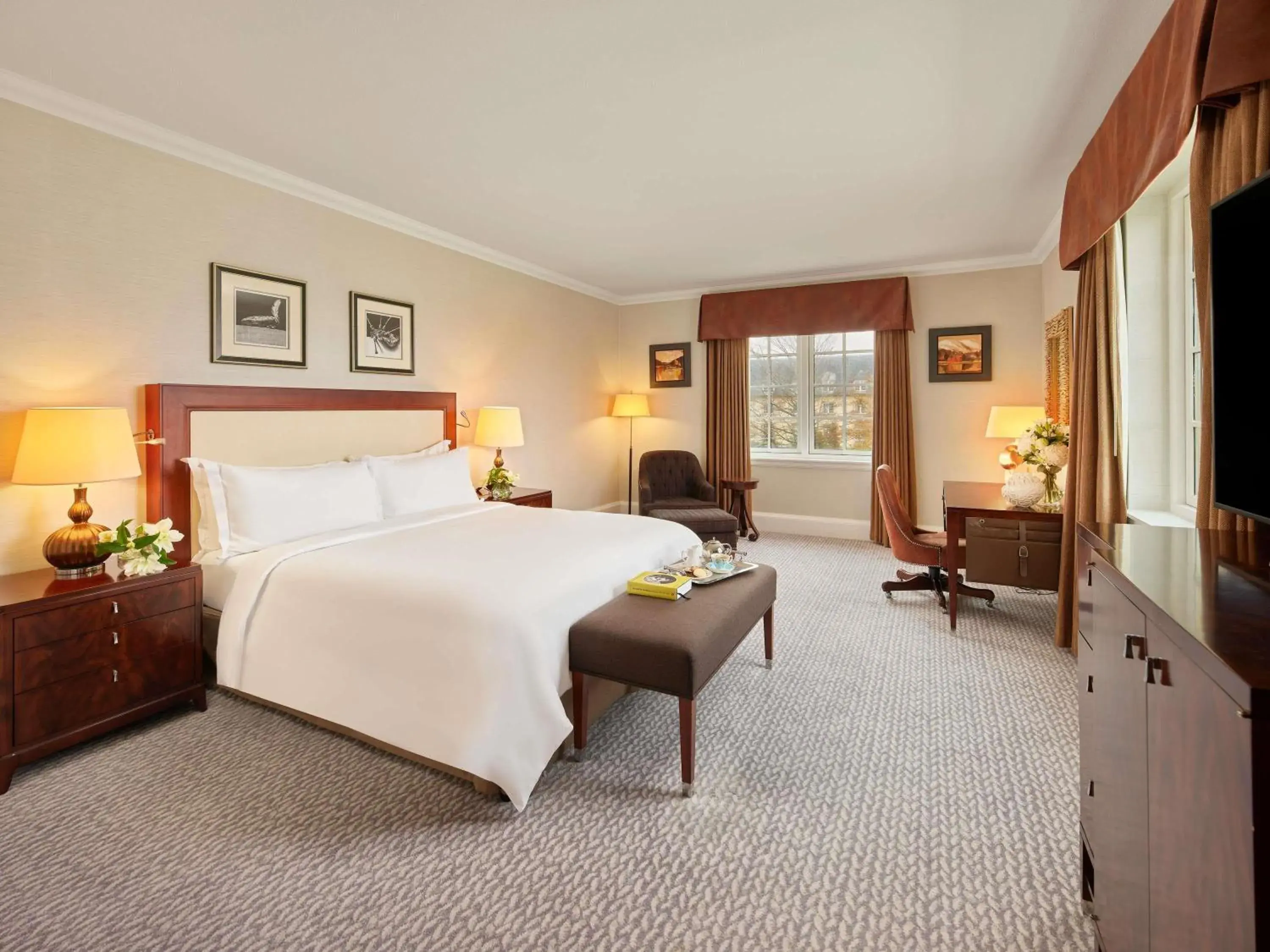 Junior Suite with One King Bed in Fairmont St Andrews, Scotland Junior Suite with One King Bed in Fairmont St Andrews, Scotland