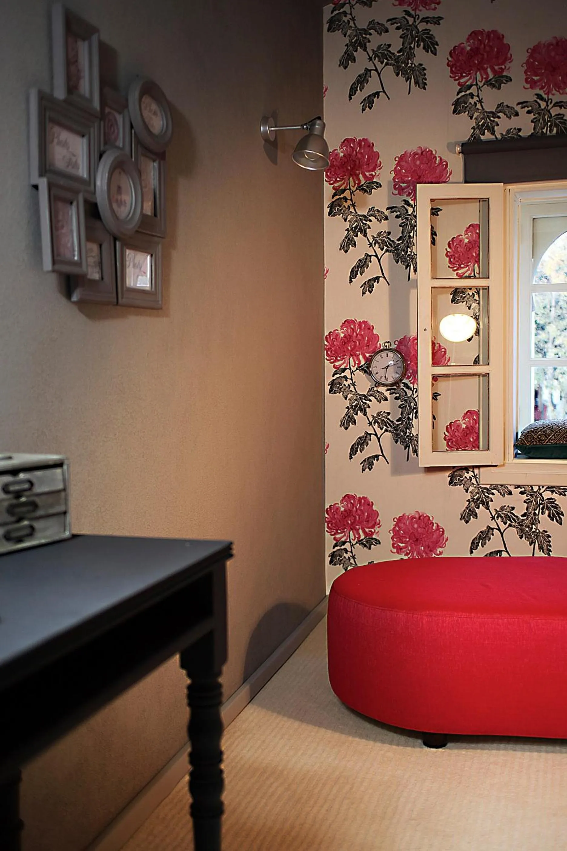 Decorative detail in L'Alcazar