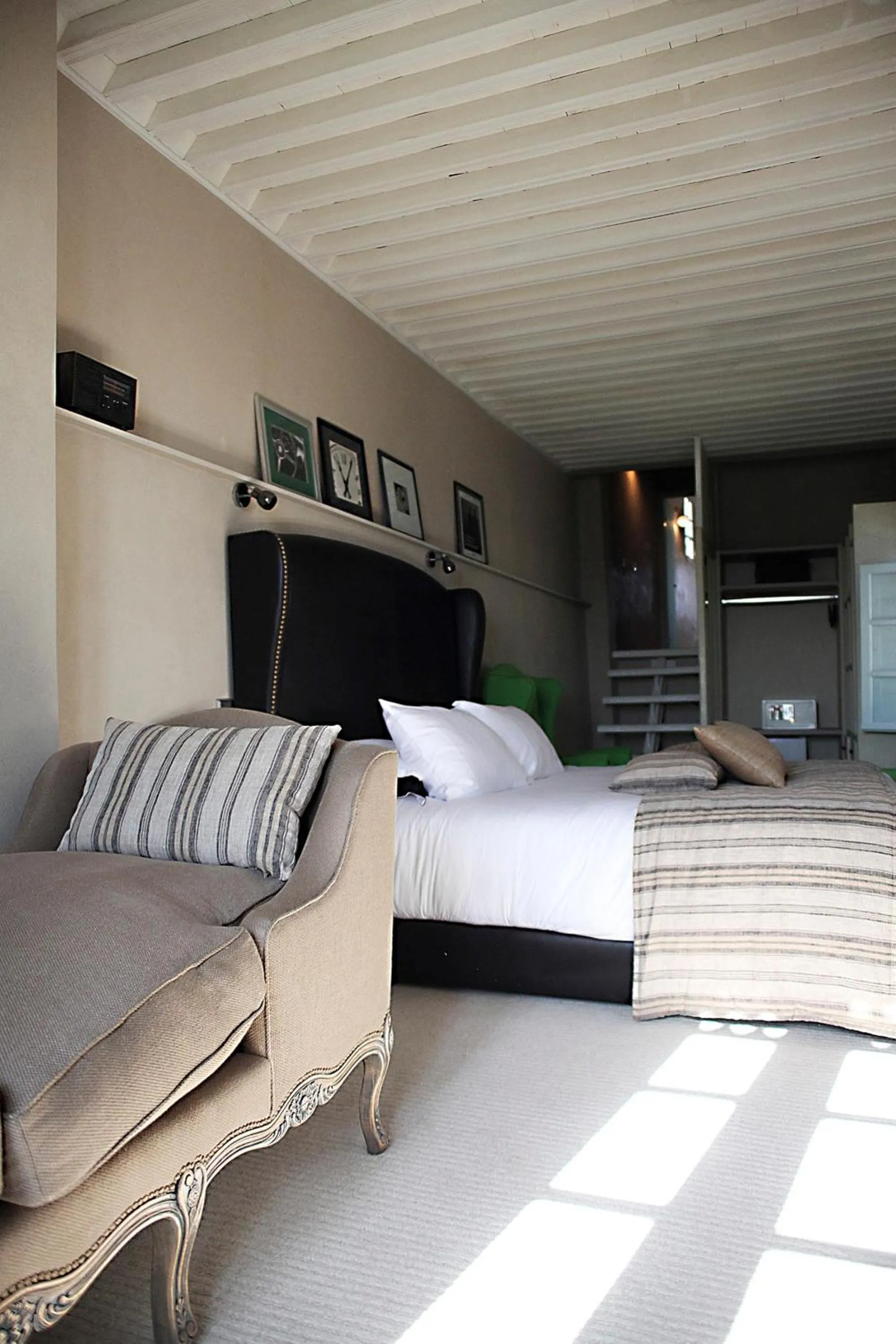 Day, Bed in L'Alcazar