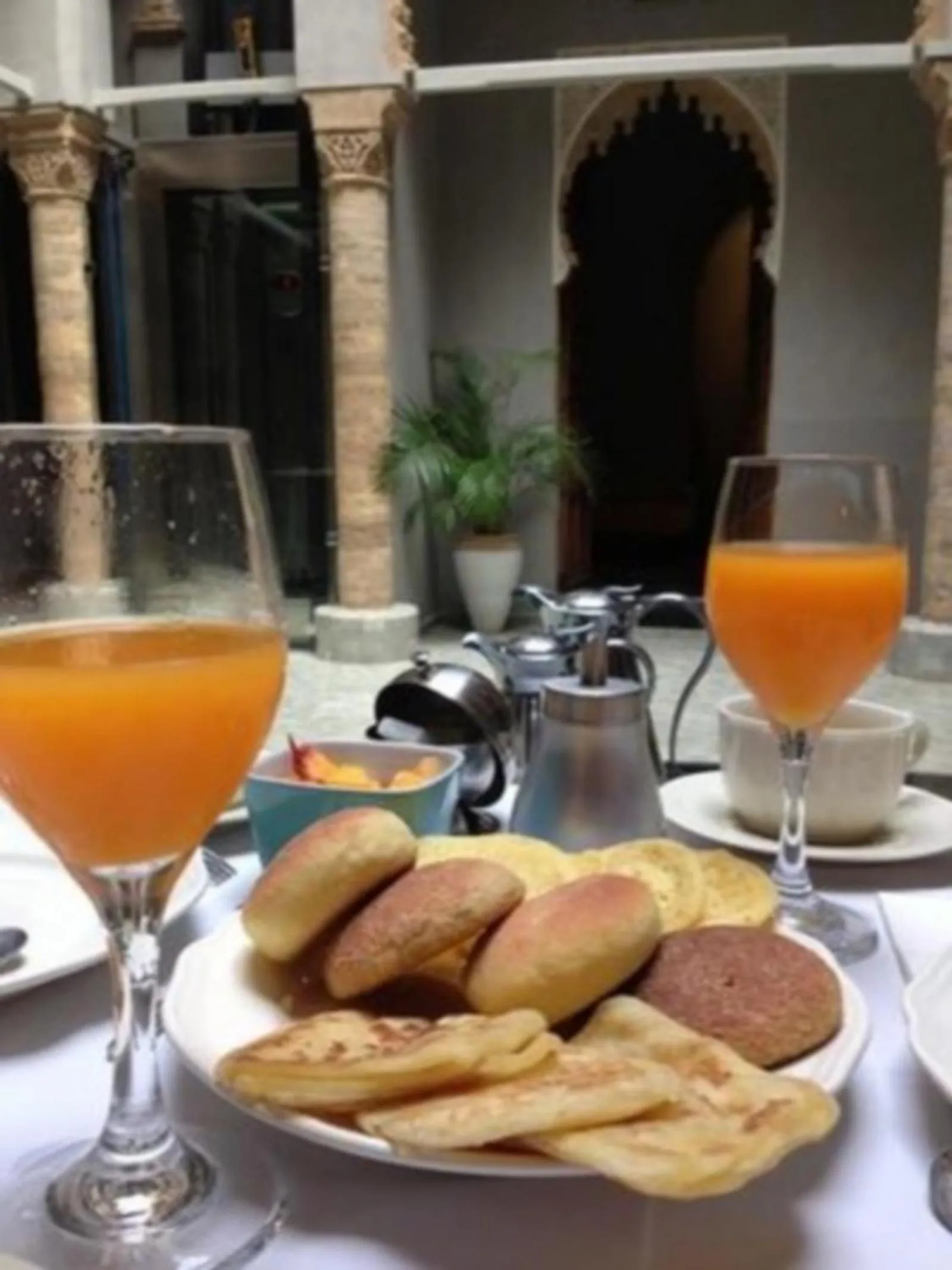 Restaurant/places to eat in L'Alcazar