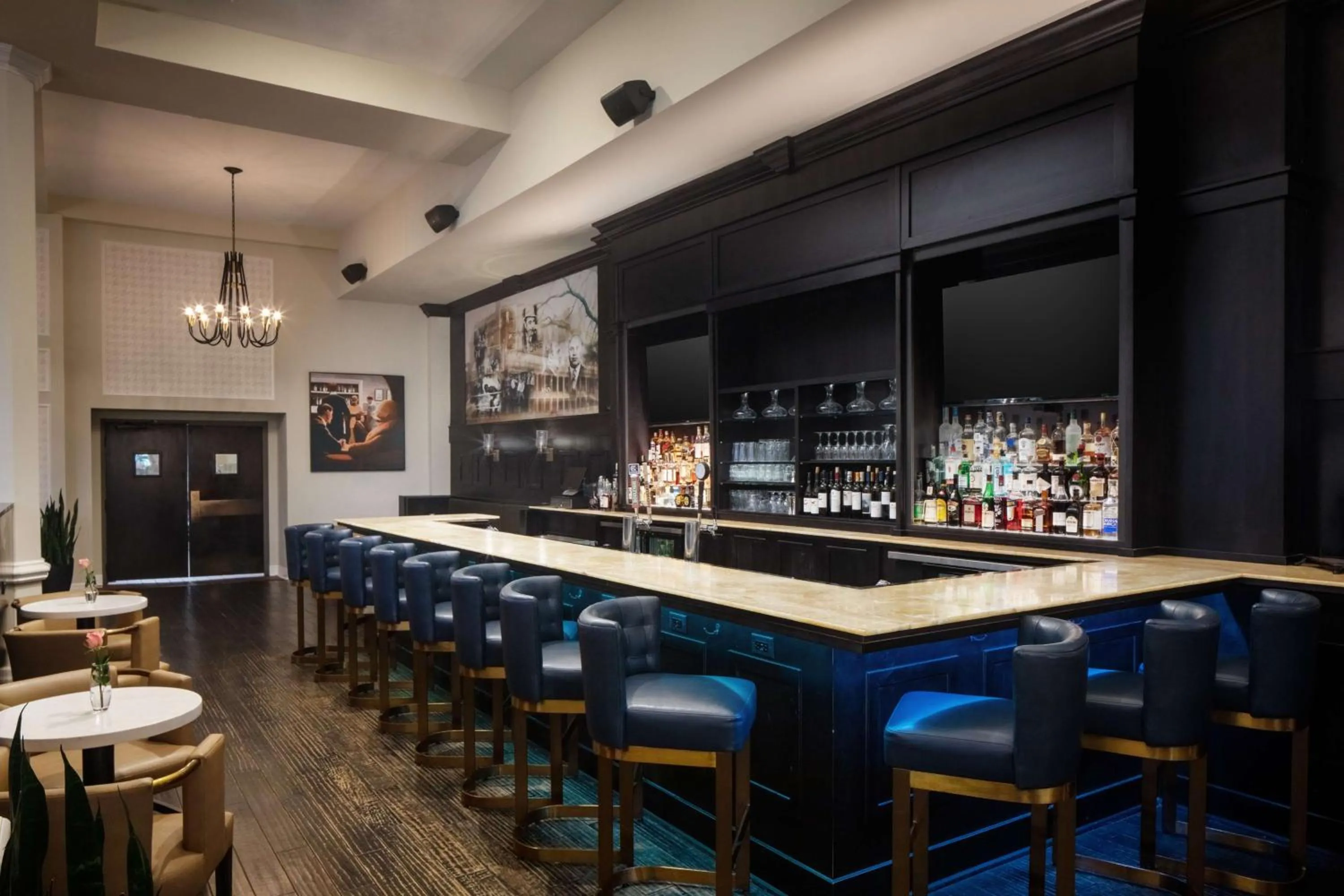 Restaurant/places to eat in The Elms Hotel & Spa, a Destination by Hyatt Hotel