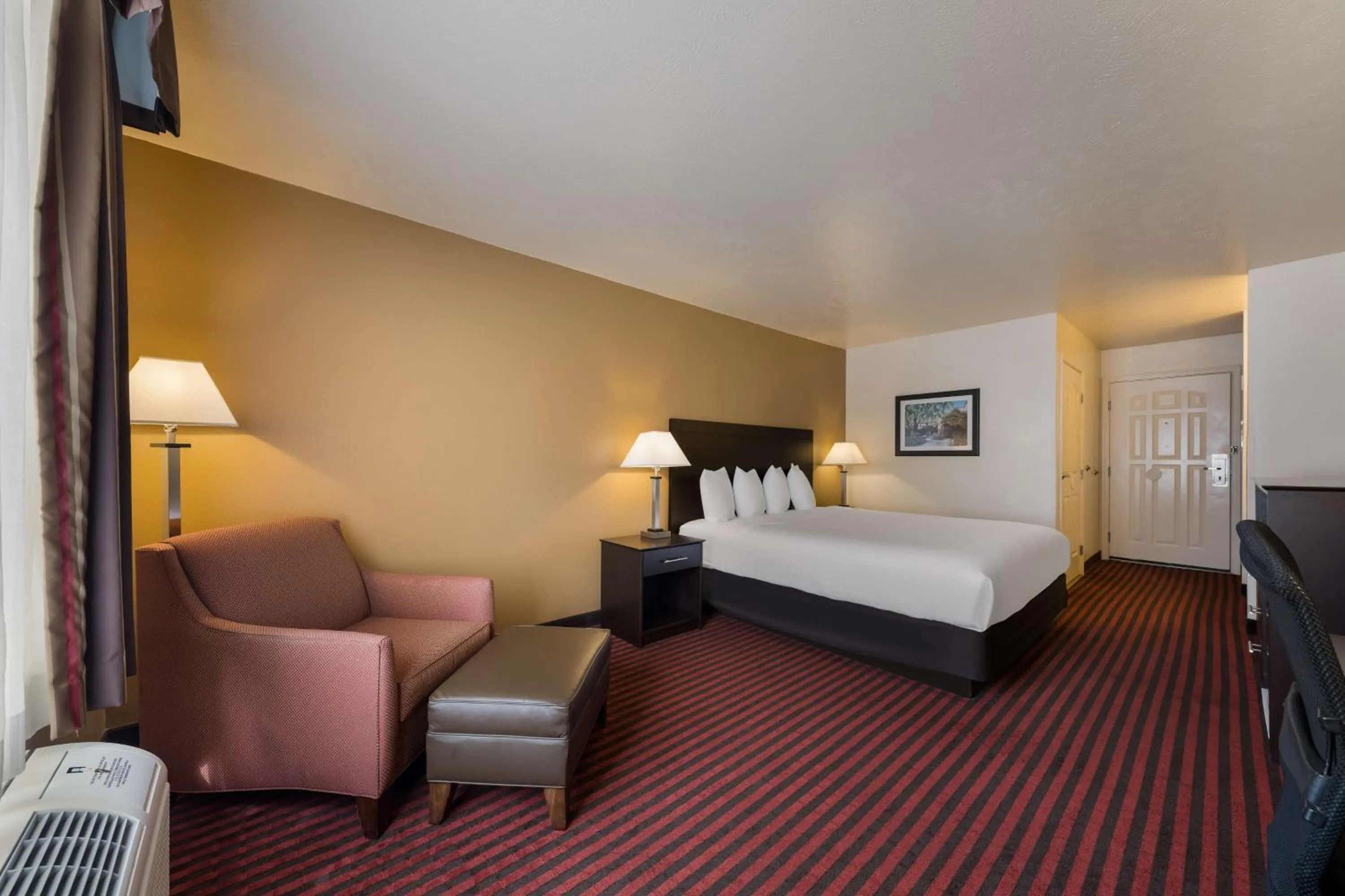 Bedroom, Bed in Best Western Salinas Valley Inn & Suites