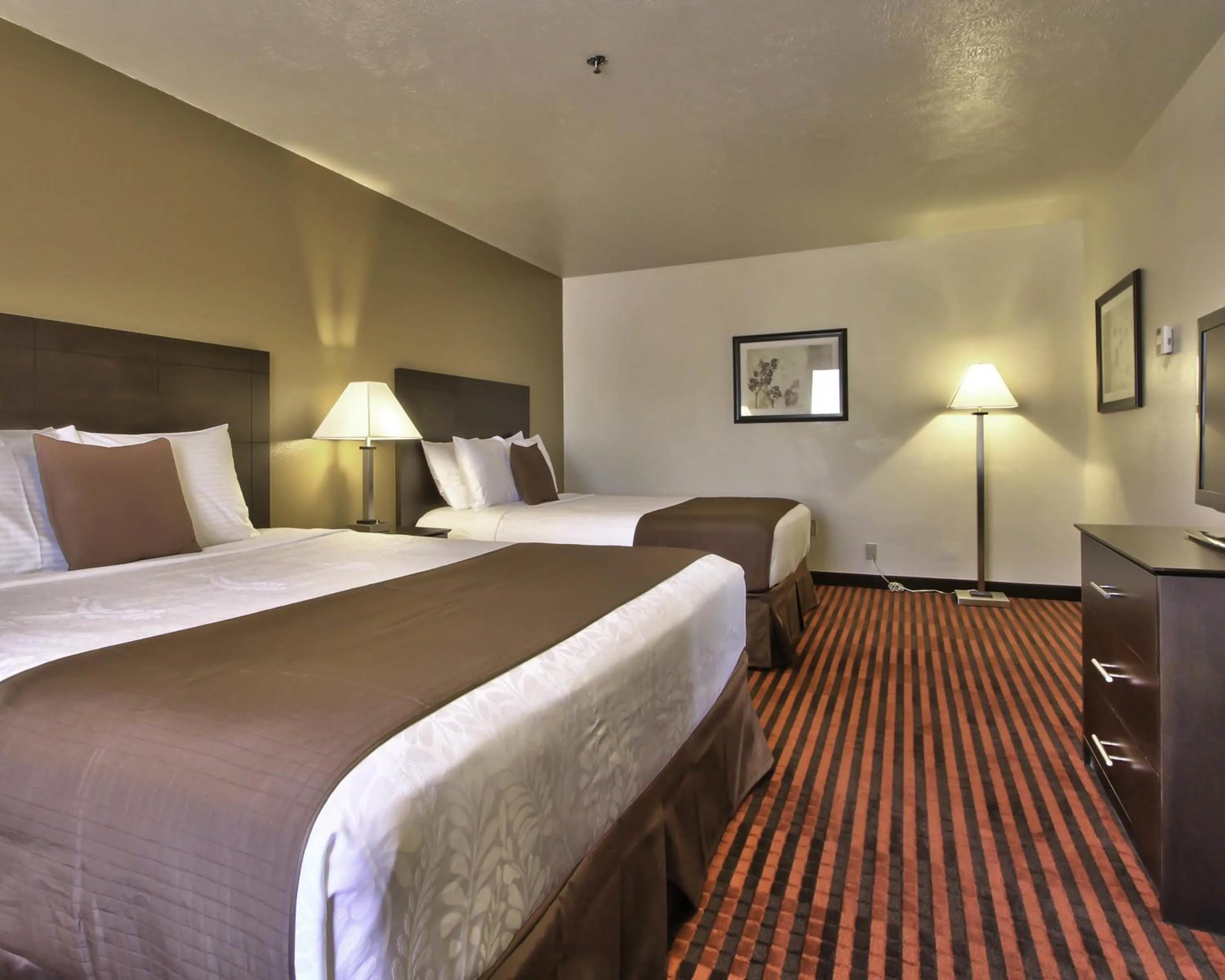 Photo of the whole room, Bed in Best Western Salinas Valley Inn & Suites