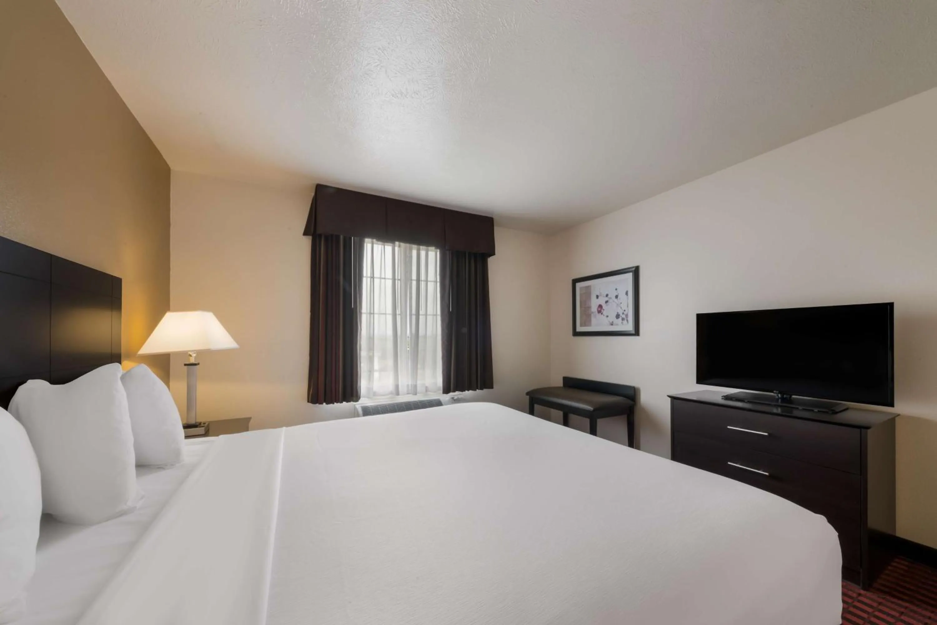 Bedroom, Bed in Best Western Salinas Valley Inn & Suites