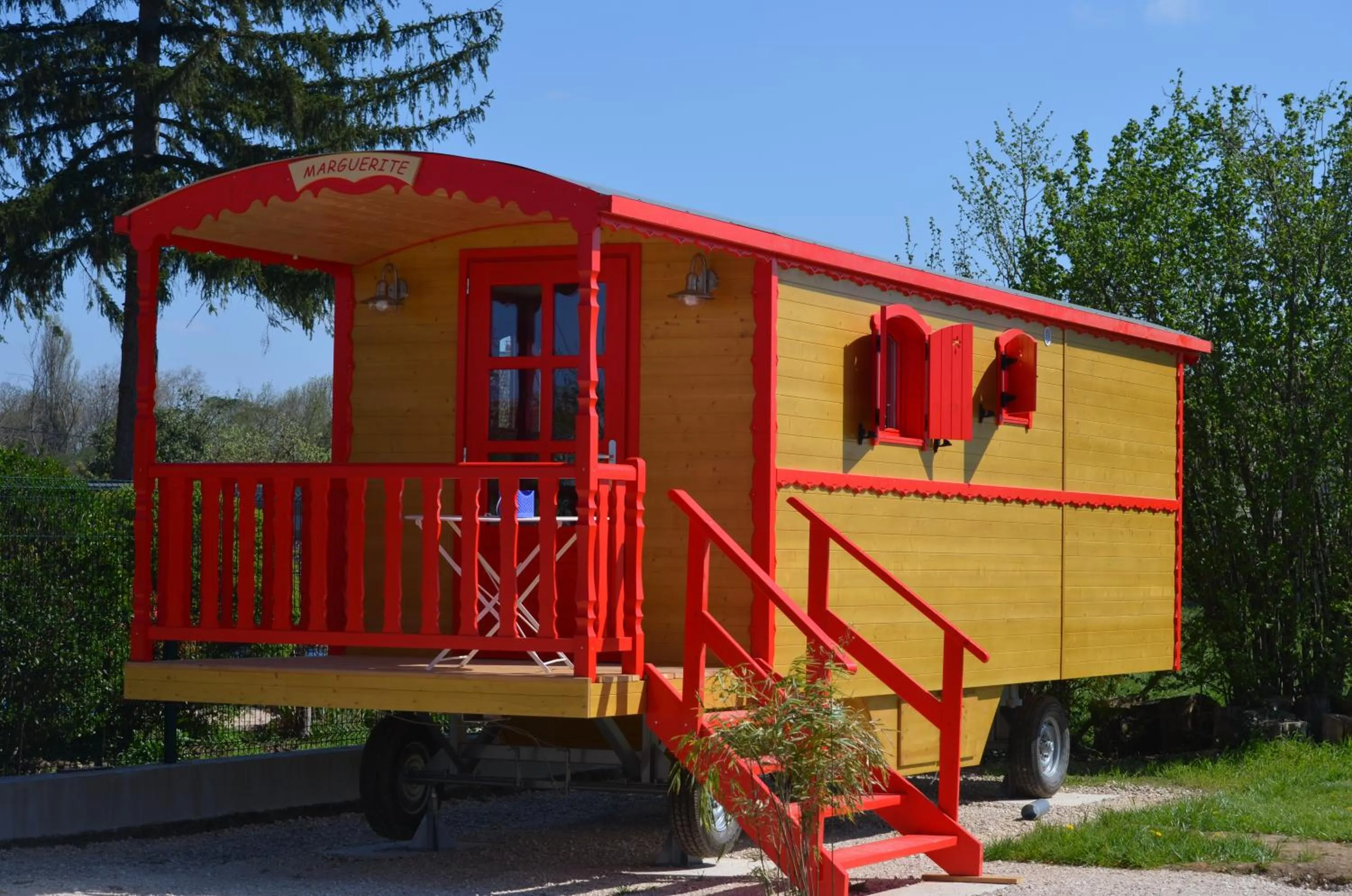 Facade/entrance in Les chambres de Marie'O