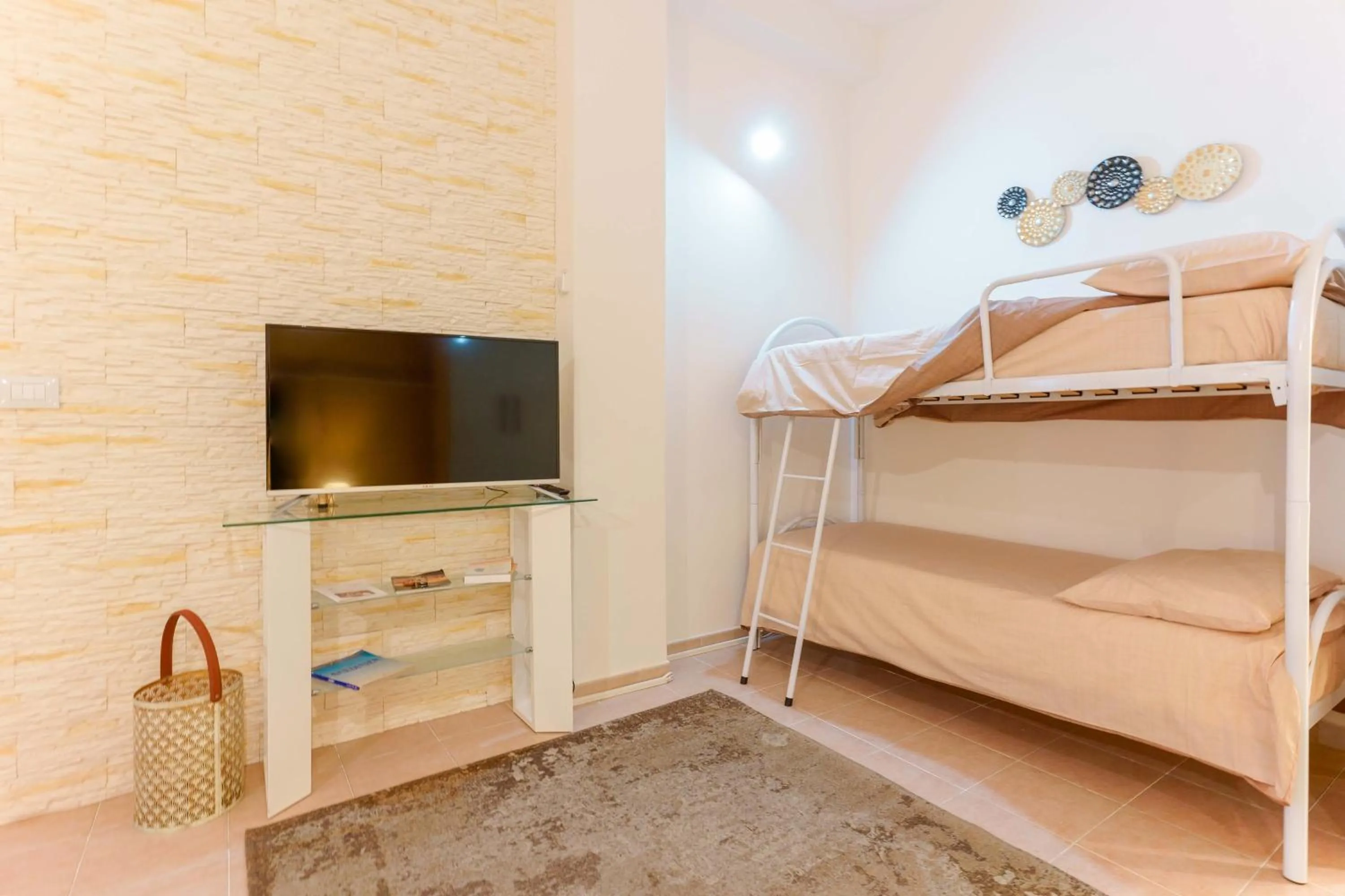 bunk bed in Montellino's Suite Oro