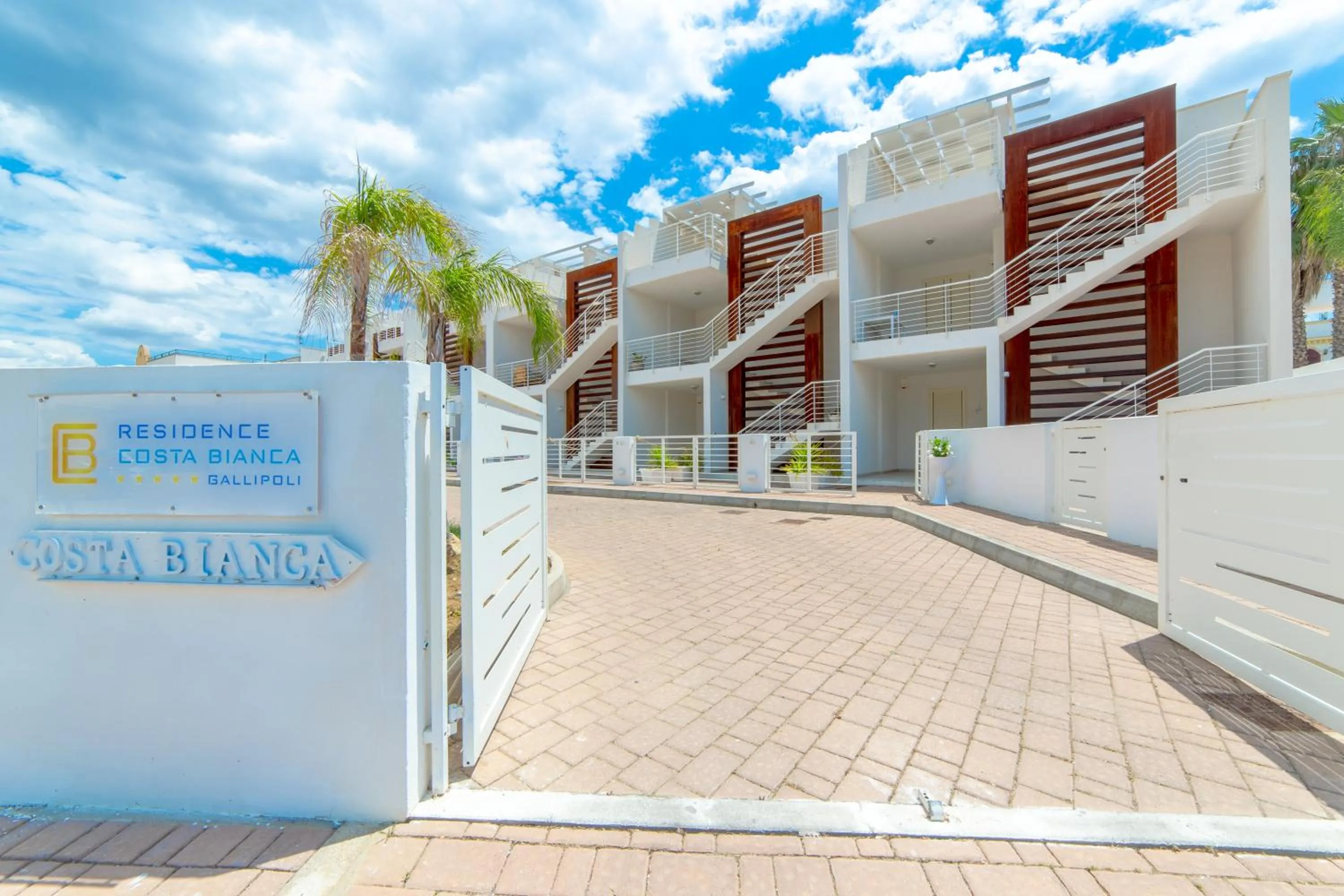 Property building in Residence Costa Bianca