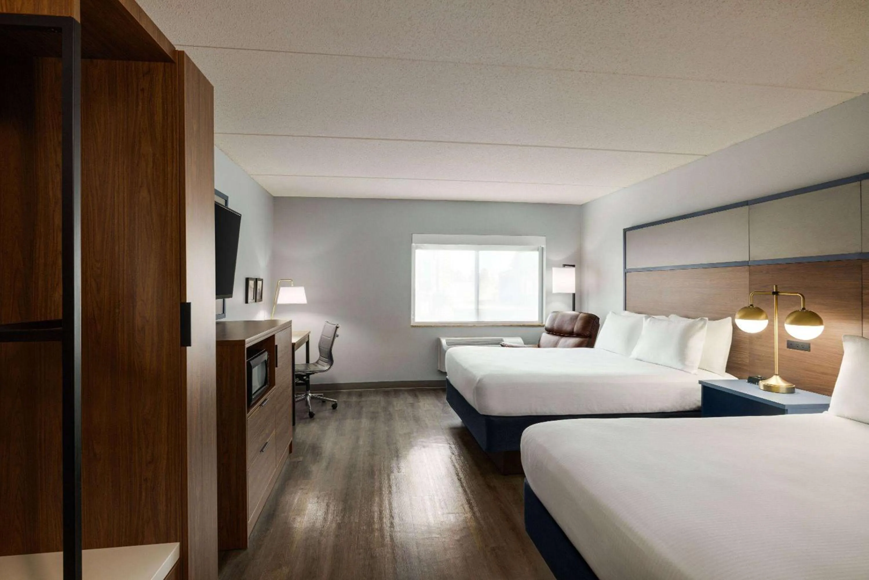 Photo of the whole room, Bed in AmericInn by Wyndham Lincoln South