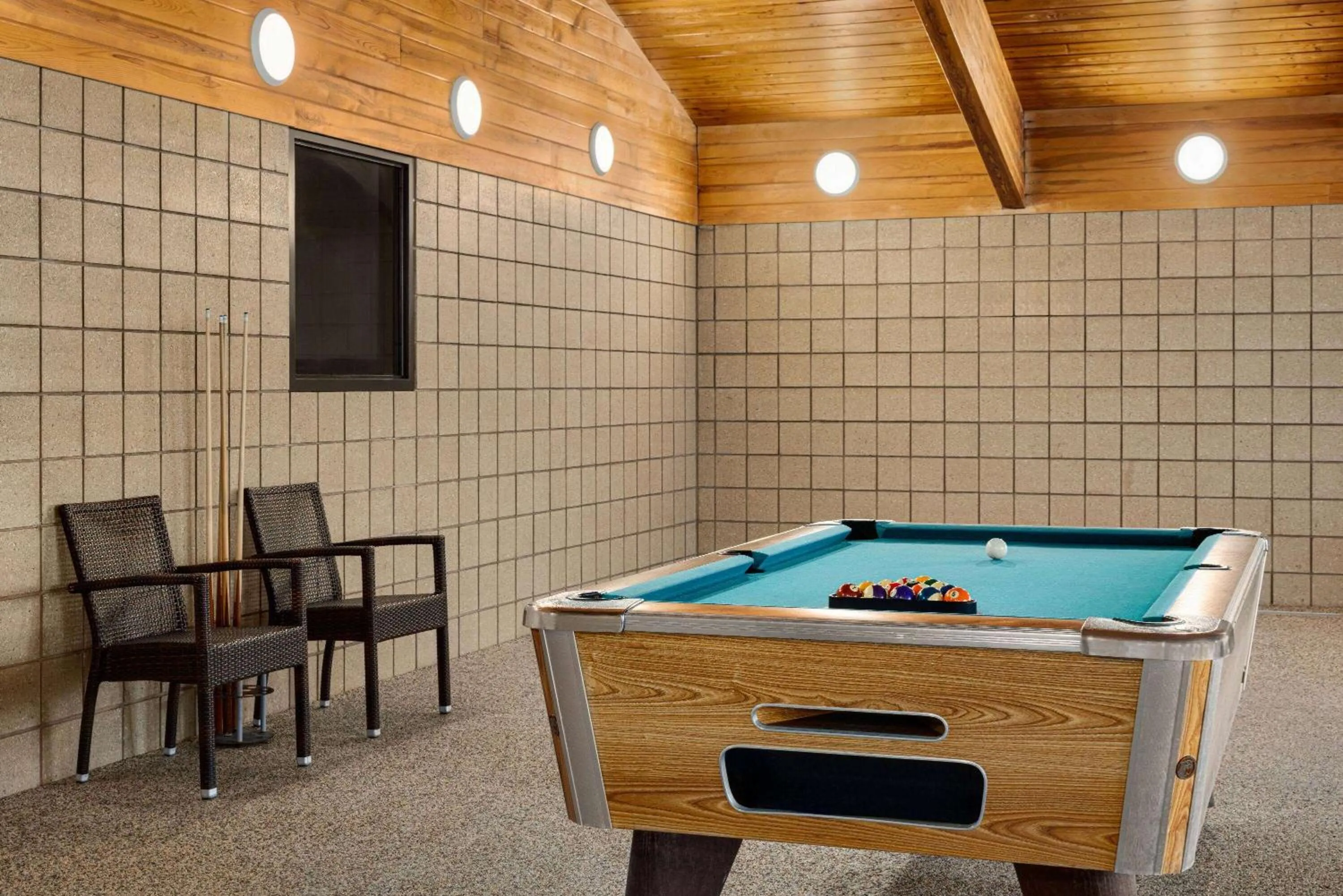 Fitness centre/facilities in AmericInn by Wyndham Lincoln South