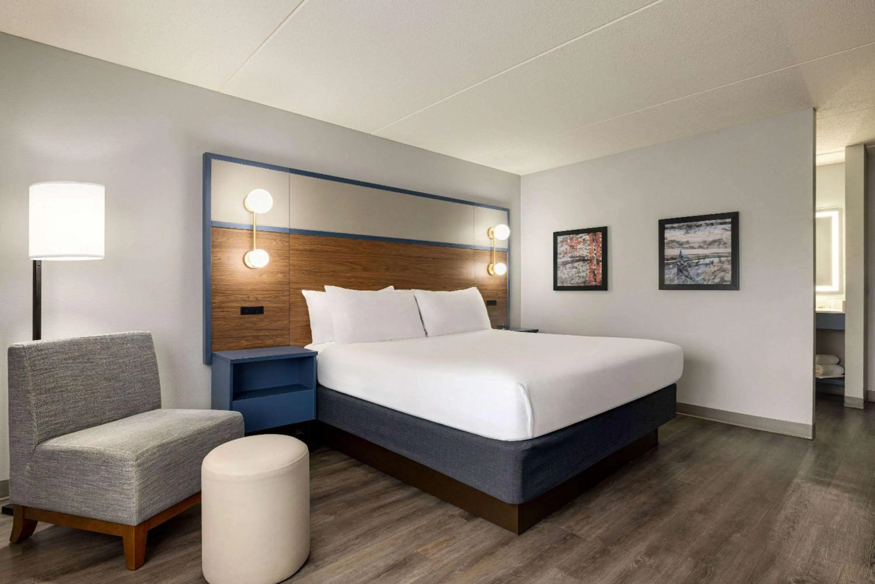 Photo of the whole room, Bed in AmericInn by Wyndham Lincoln South