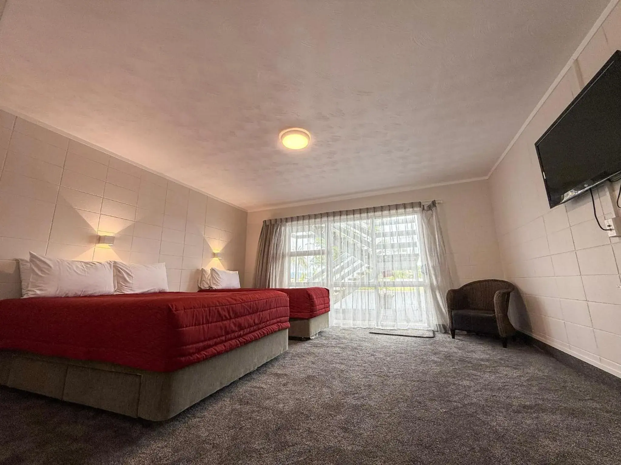 Accessible Deluxe Studio in ASURE Cleveland Rotorua Accessible Deluxe Studio in ASURE Cleveland Rotorua