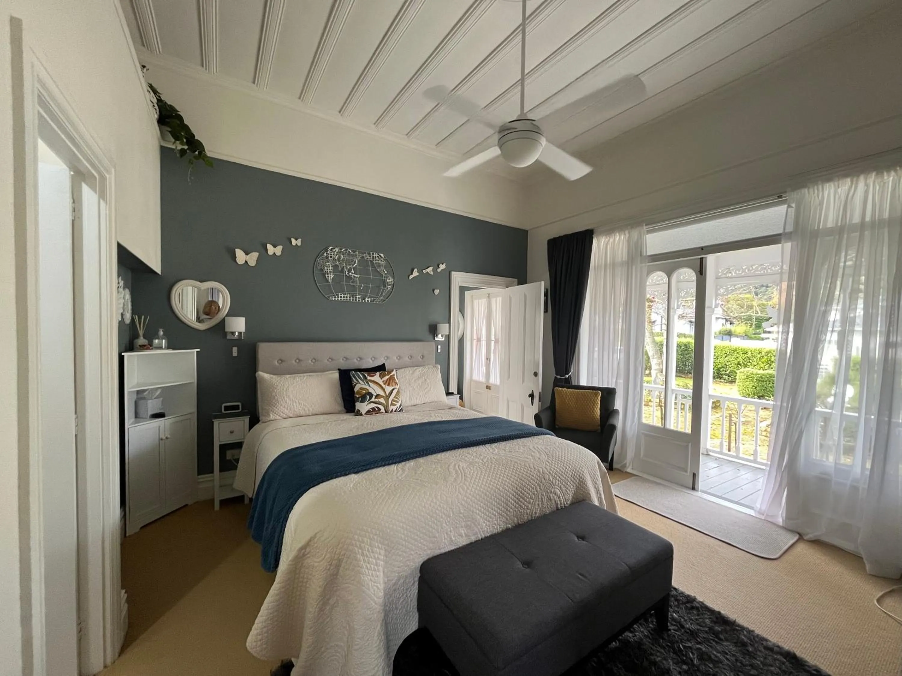 Bed in Chelsea House Bed & Breakfast