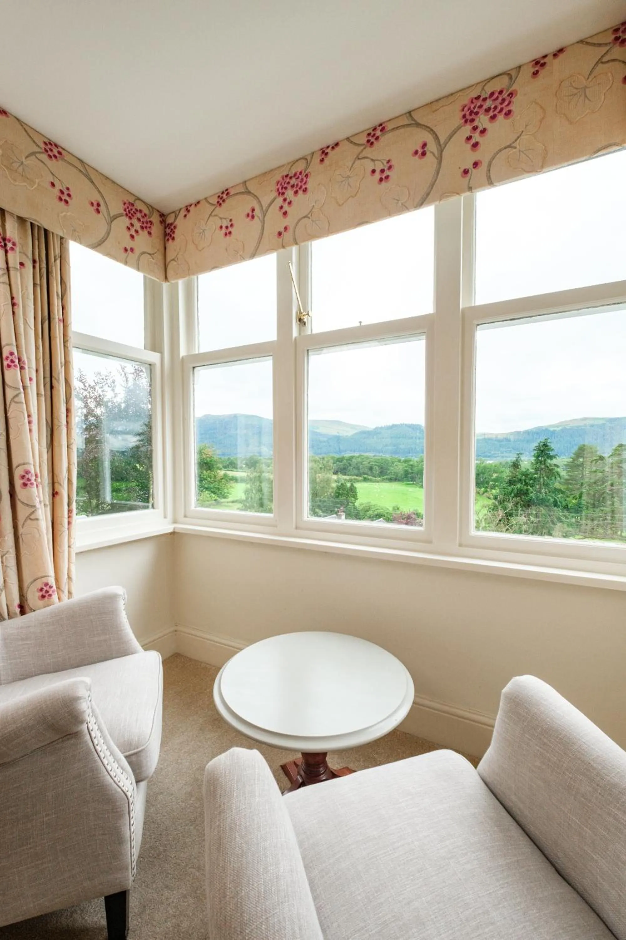 Natural landscape in Ravenstone Manor