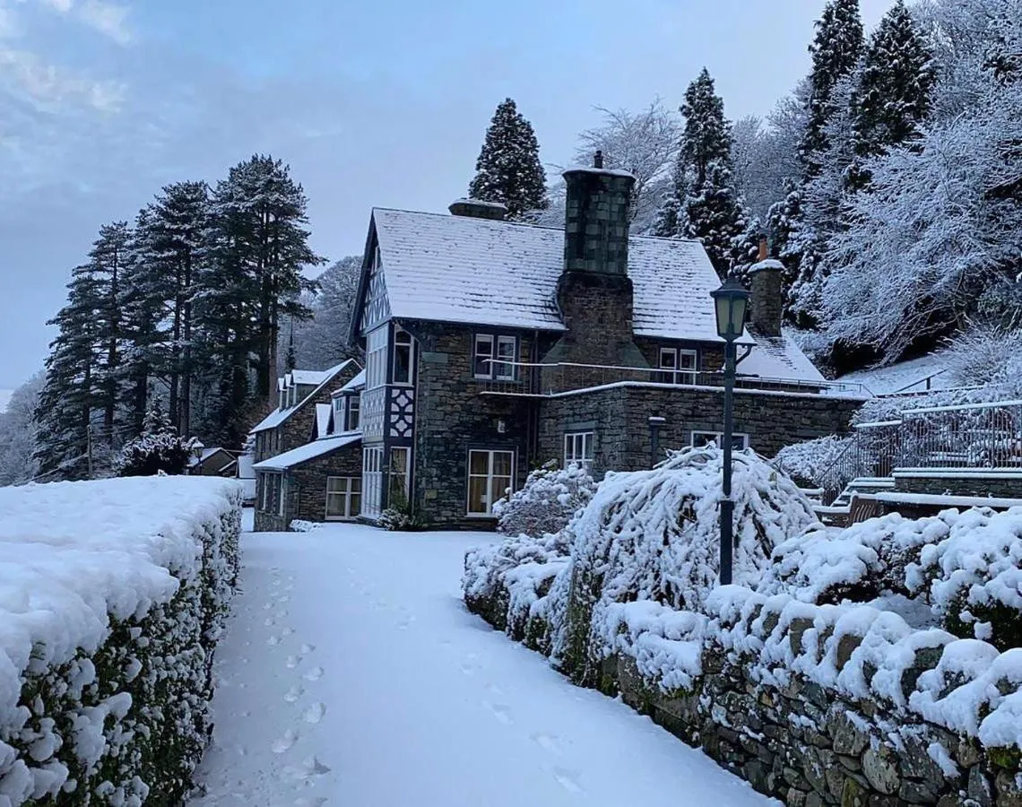 Property building in Ravenstone Manor
