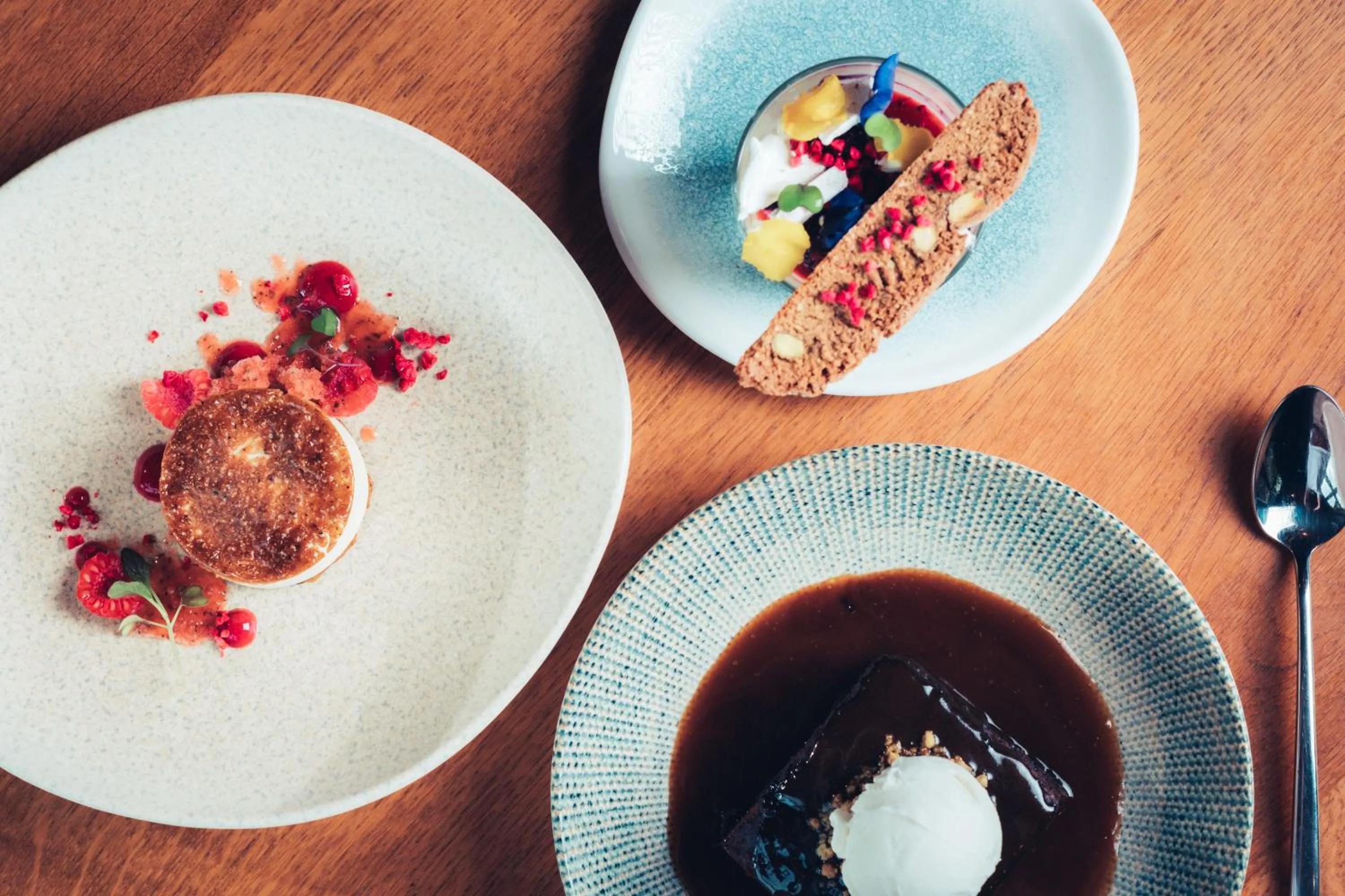 Restaurant/places to eat in Ravenstone Manor