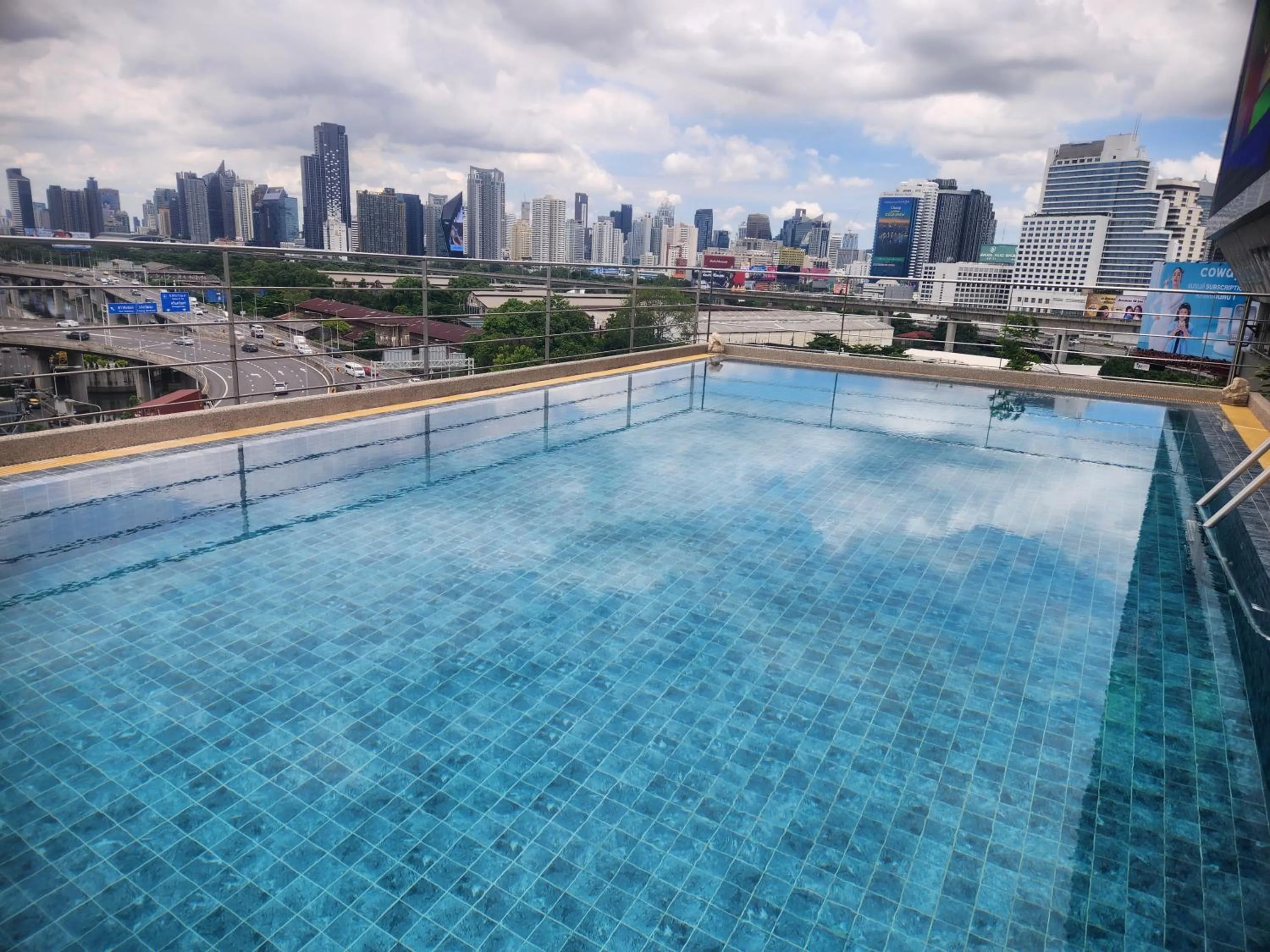 Swimming pool in Interchange Tower Serviced Apartment - SHA Extra Plus