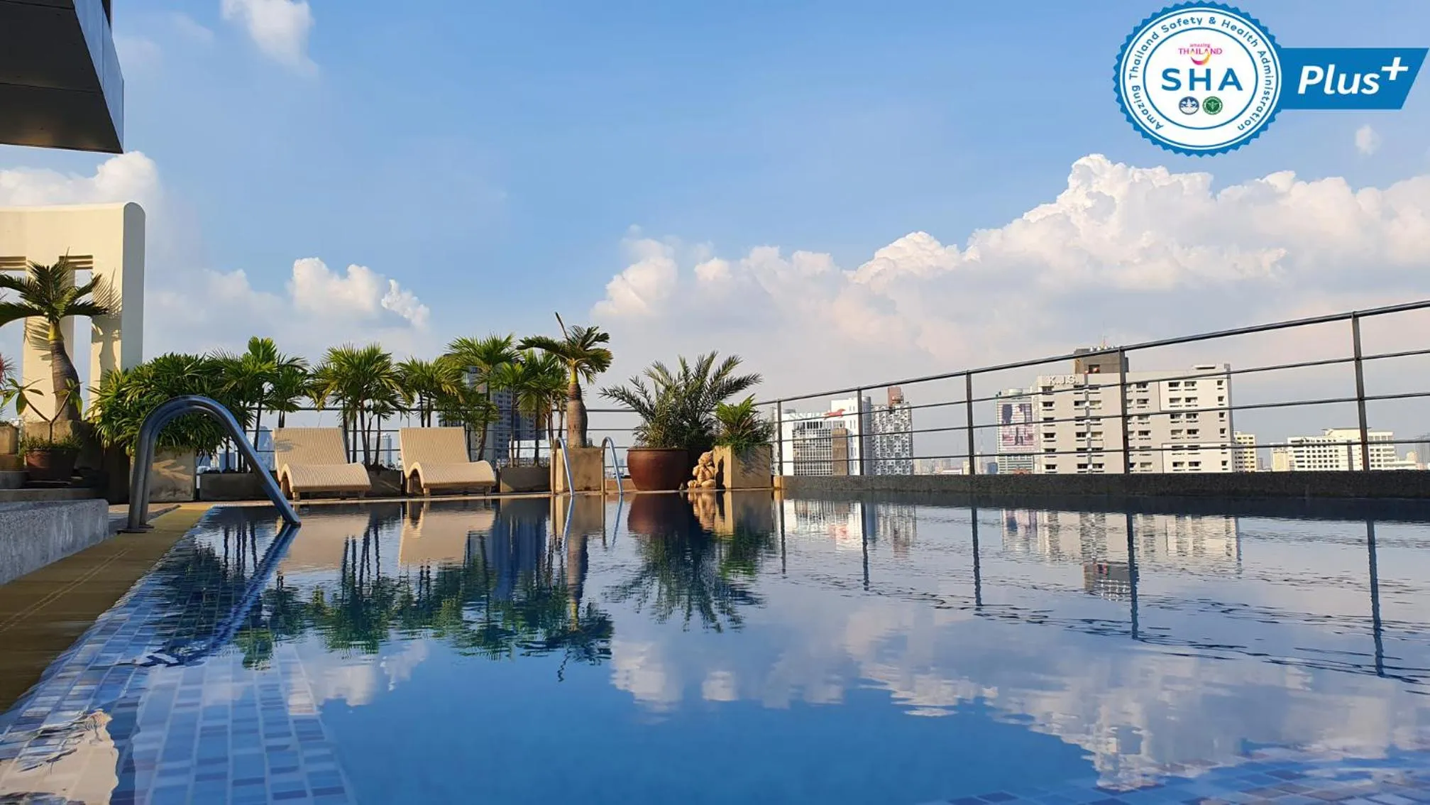 Swimming pool in Interchange Tower Serviced Apartment - SHA Extra Plus
