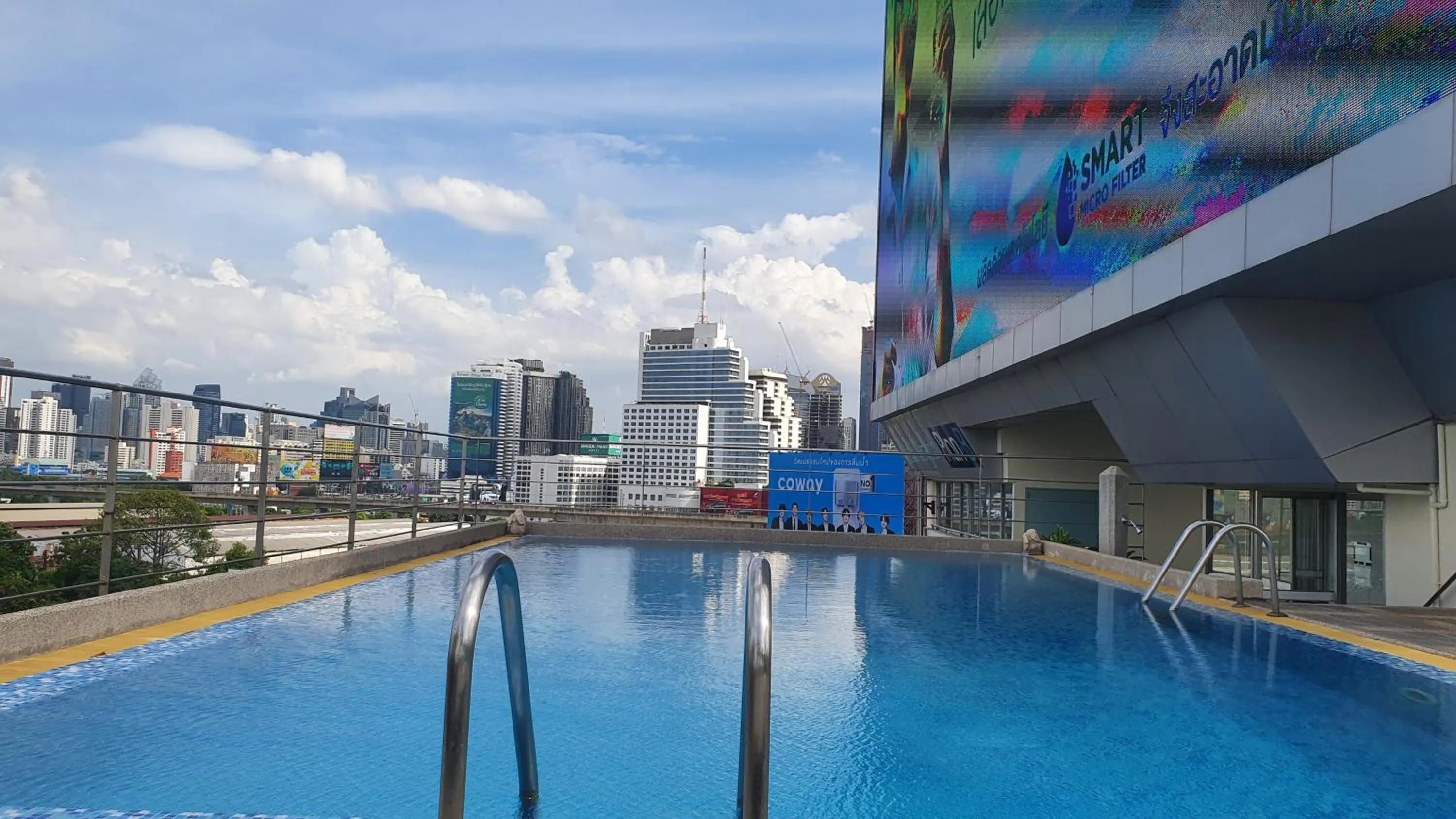 Swimming pool in Interchange Tower Serviced Apartment - SHA Extra Plus