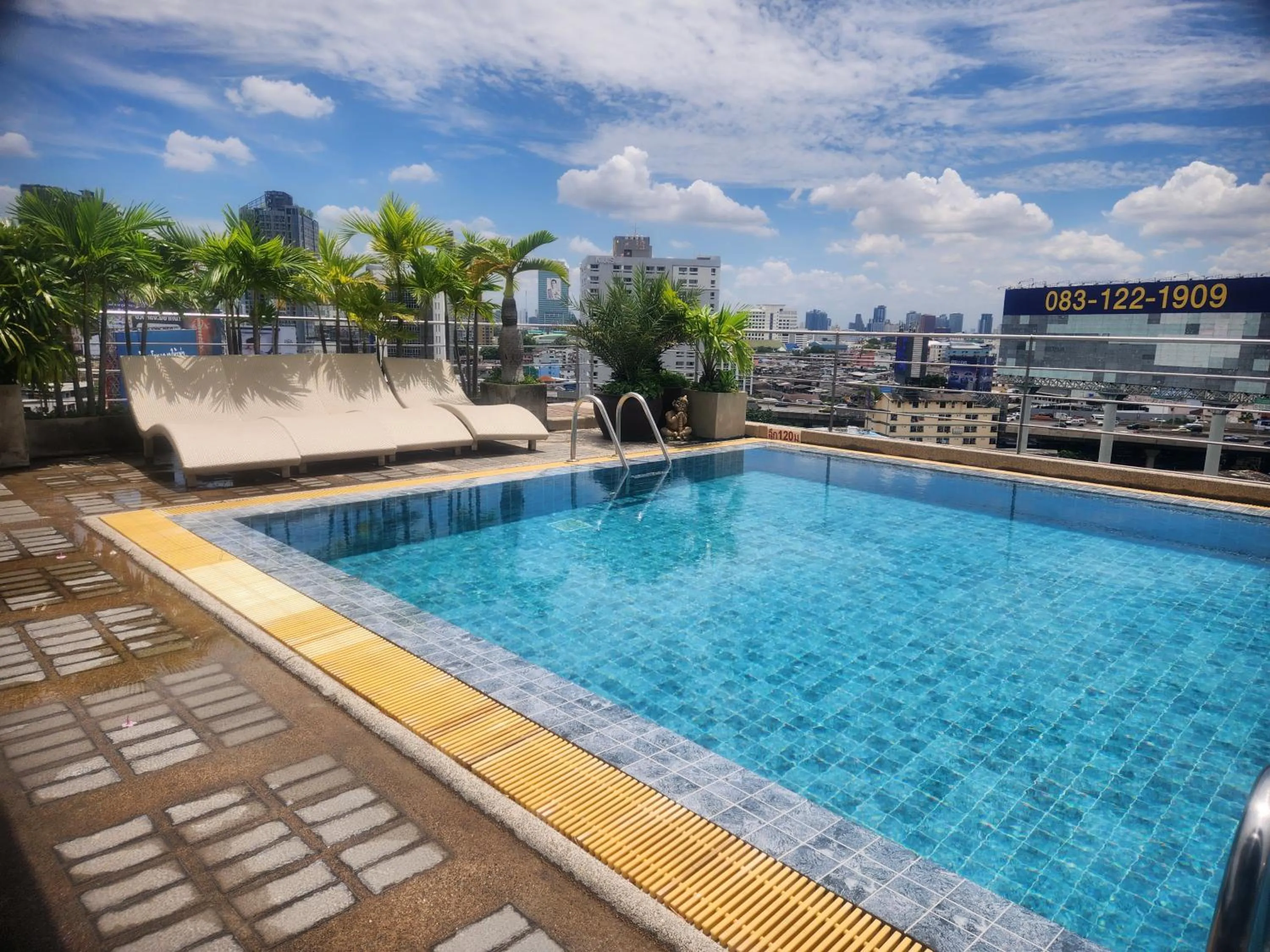 Swimming pool in Interchange Tower Serviced Apartment - SHA Extra Plus