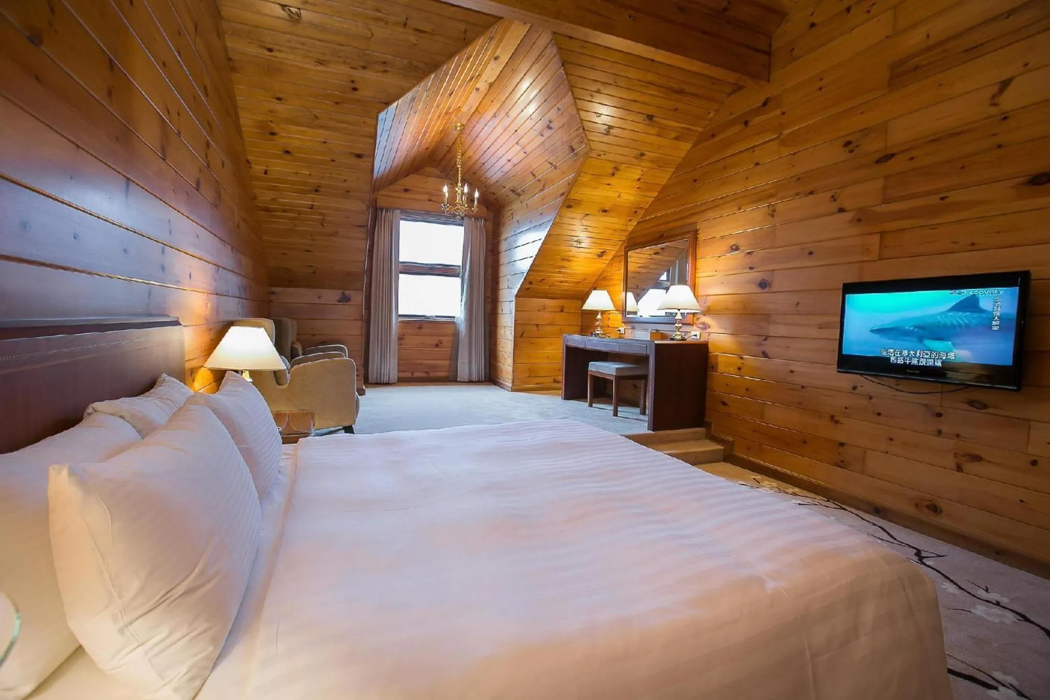 TV and multimedia, Bed in The Richforest Hotel- Sun Moon Lake