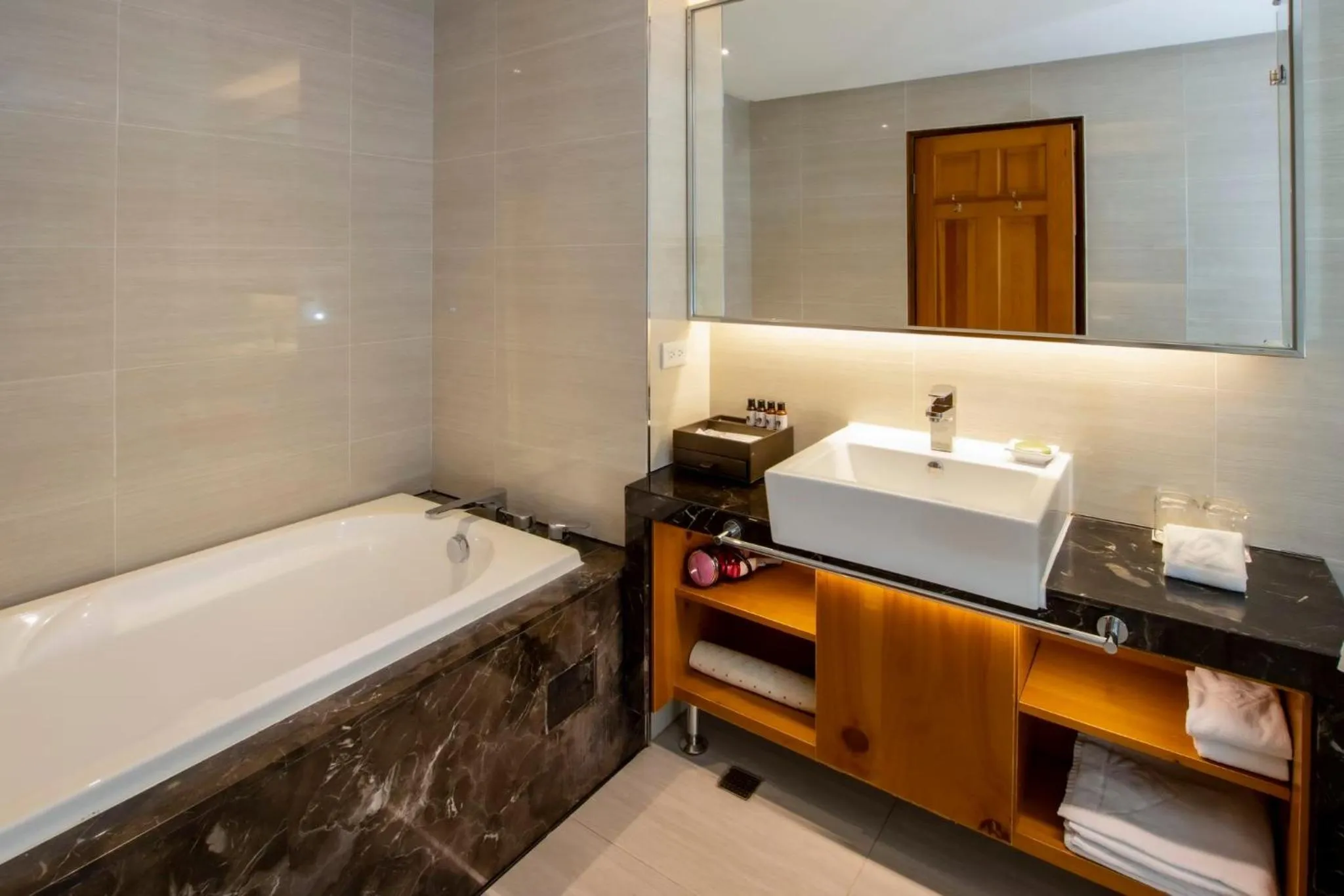 Toilet, Bed in The Richforest Hotel- Sun Moon Lake