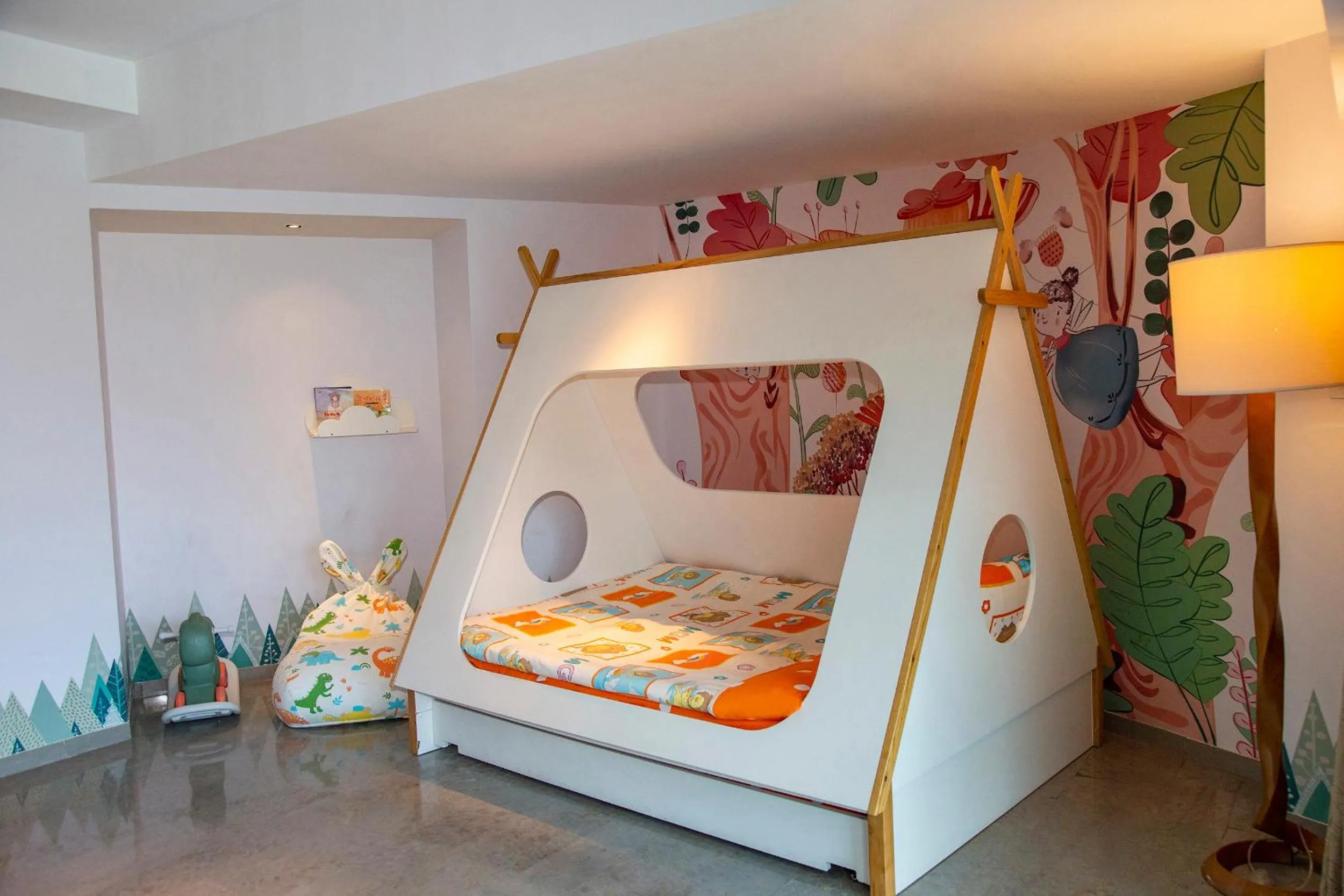 Bed in MGM Grand Sanya