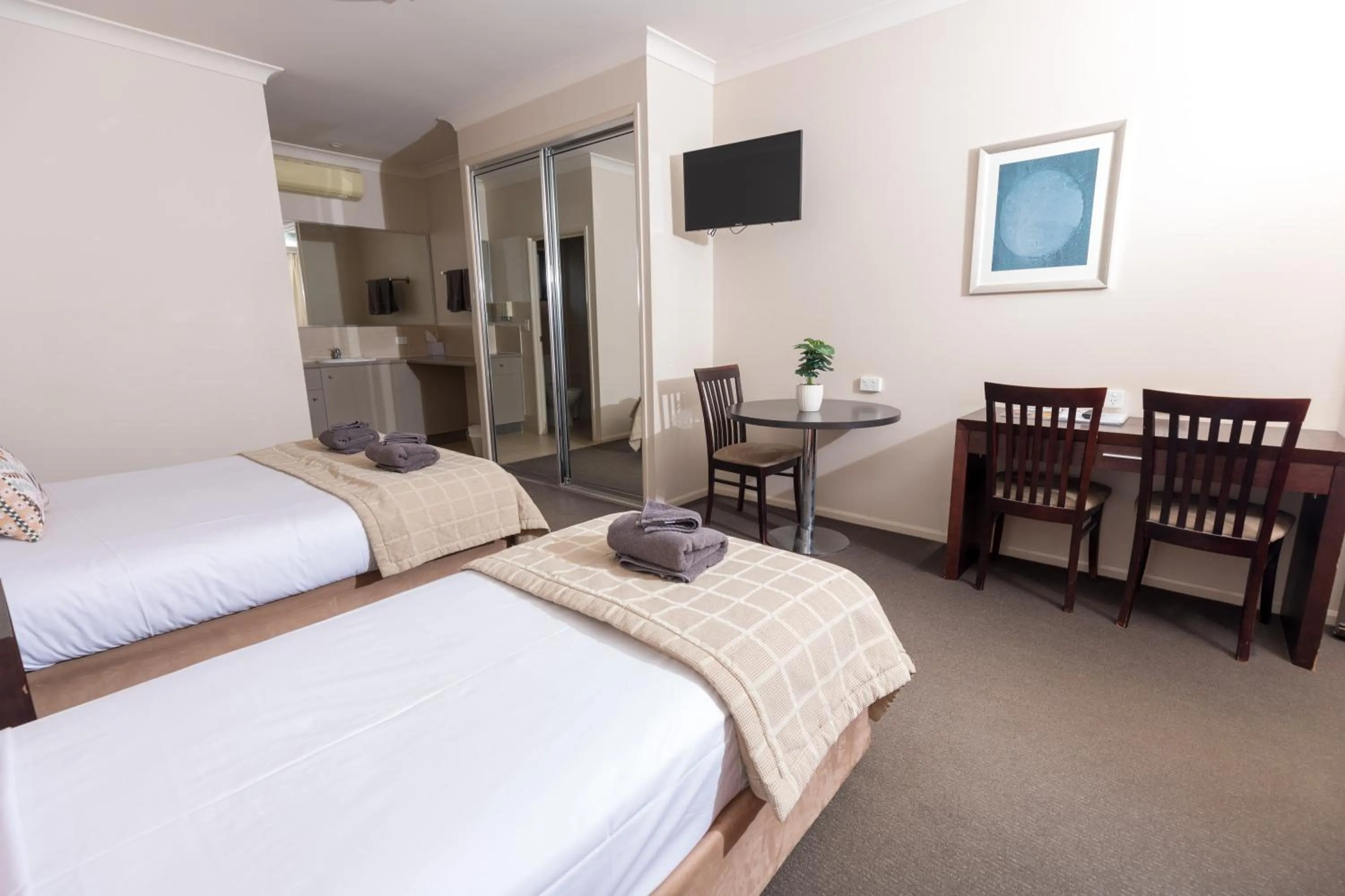 Bedroom, Bed in Highfields Motel Toowoomba