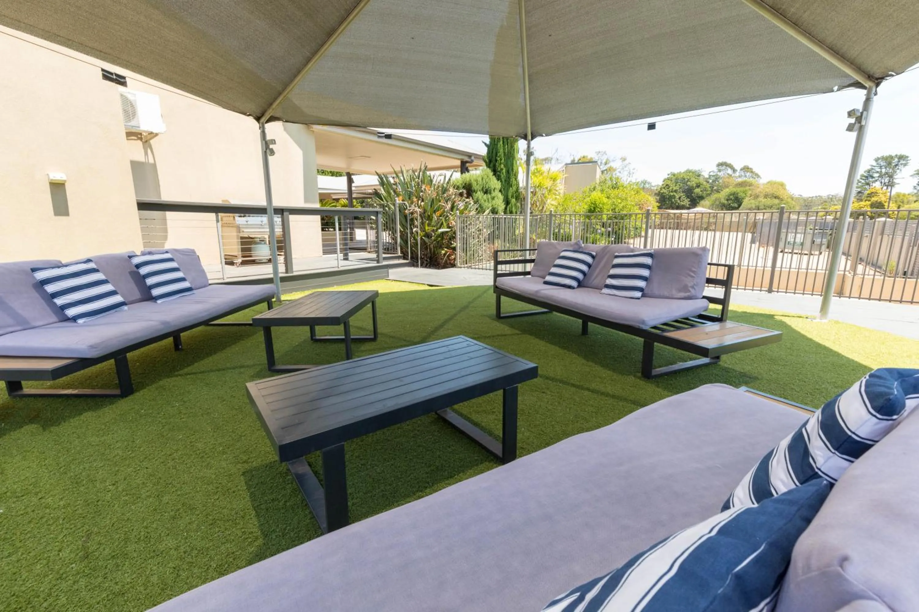 Swimming pool in Highfields Motel Toowoomba