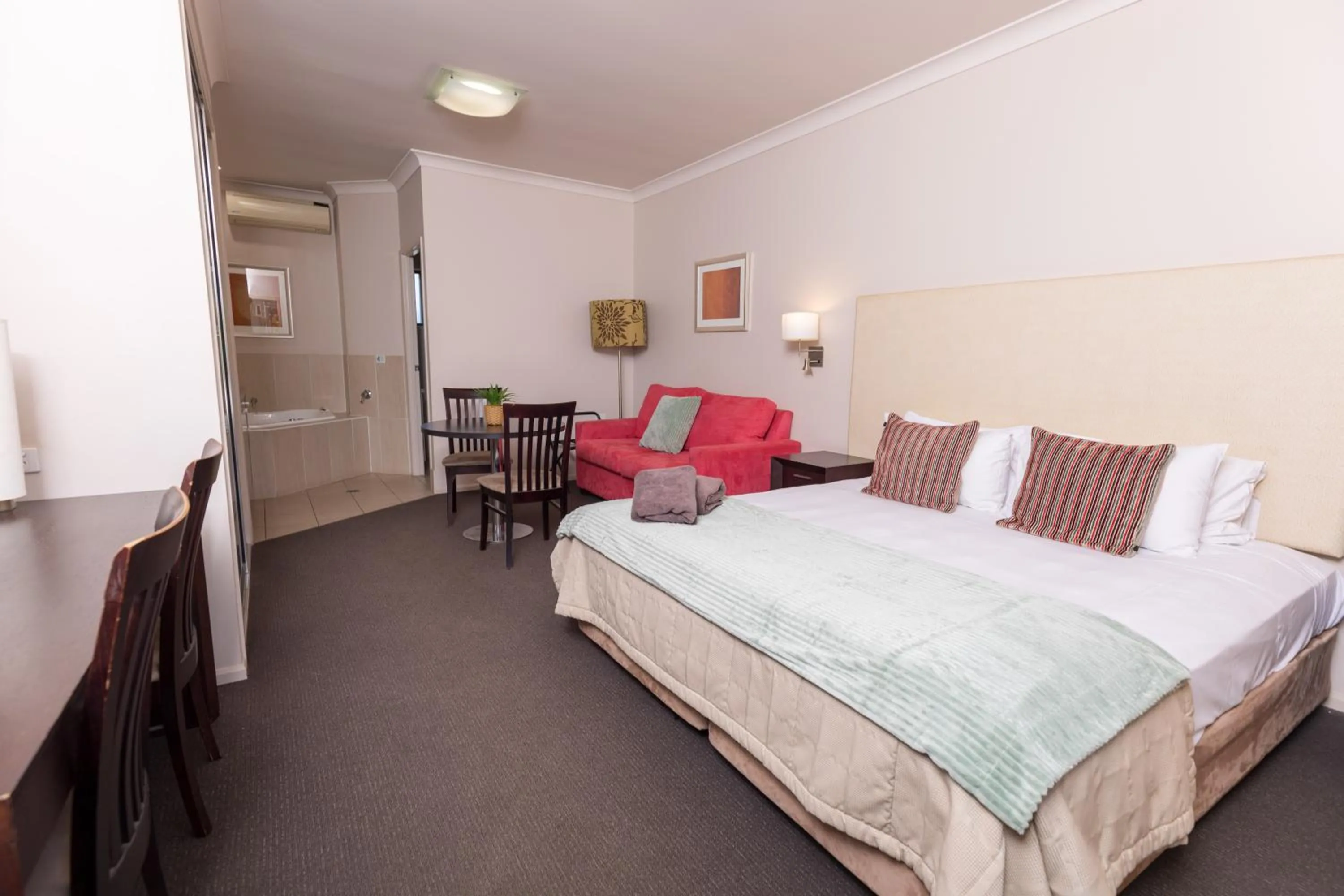 Bed in Highfields Motel Toowoomba