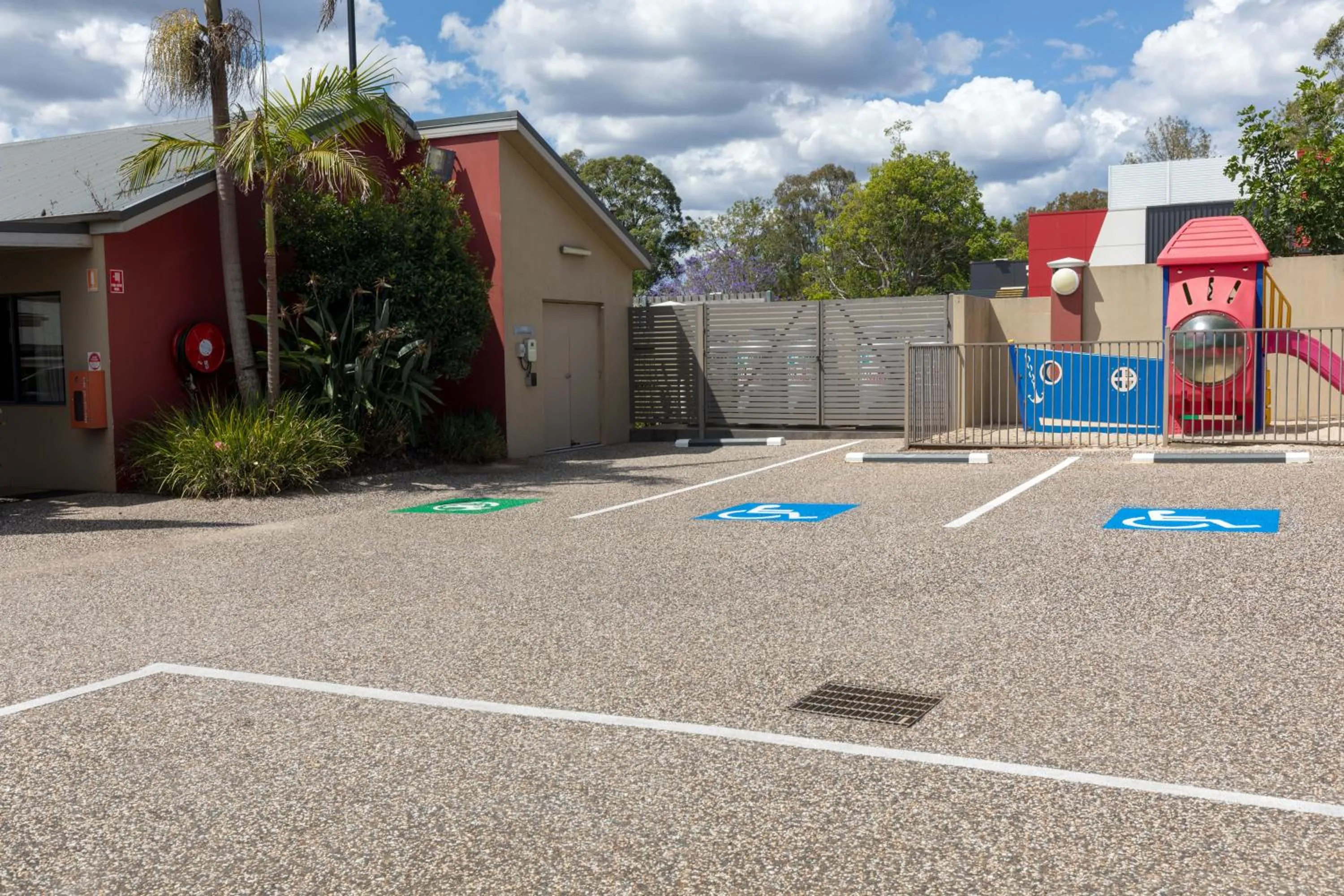 Children play ground in Highfields Motel Toowoomba