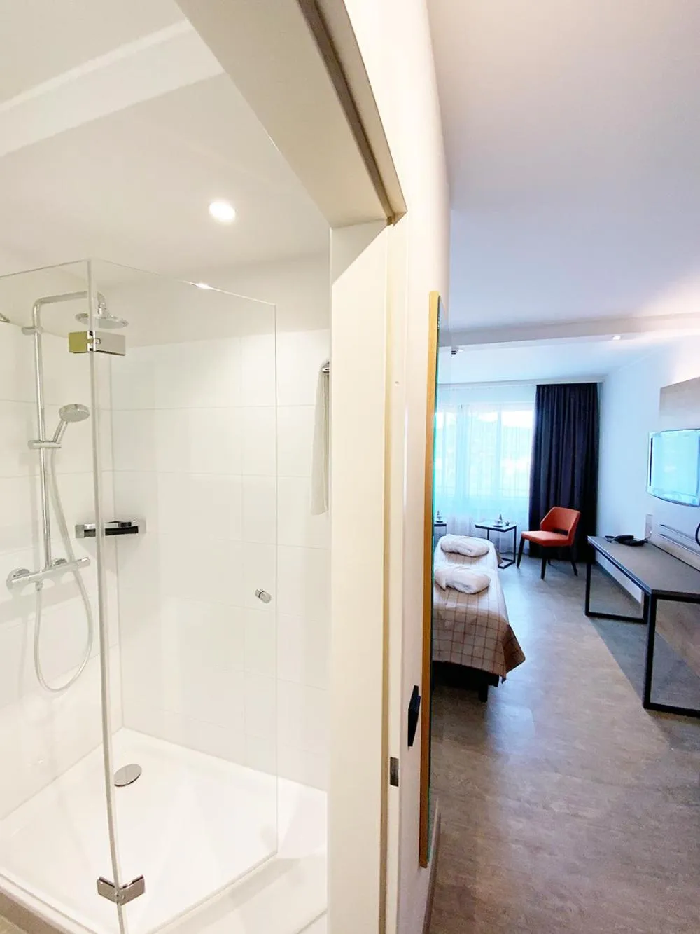 Bathroom, Bed in Best Western Hotel Polisina