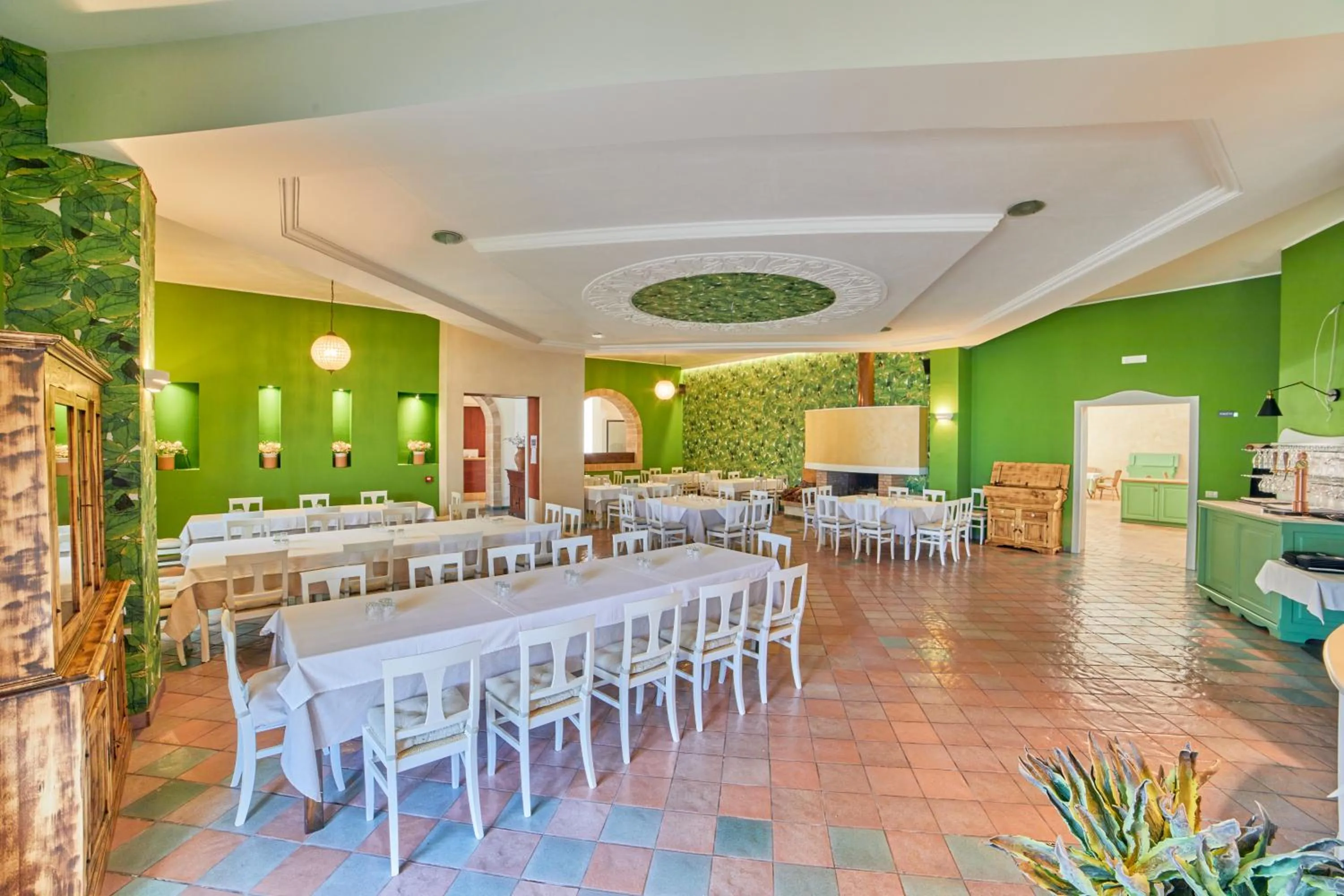 Restaurant/Places to Eat in Hotel dei Messapi