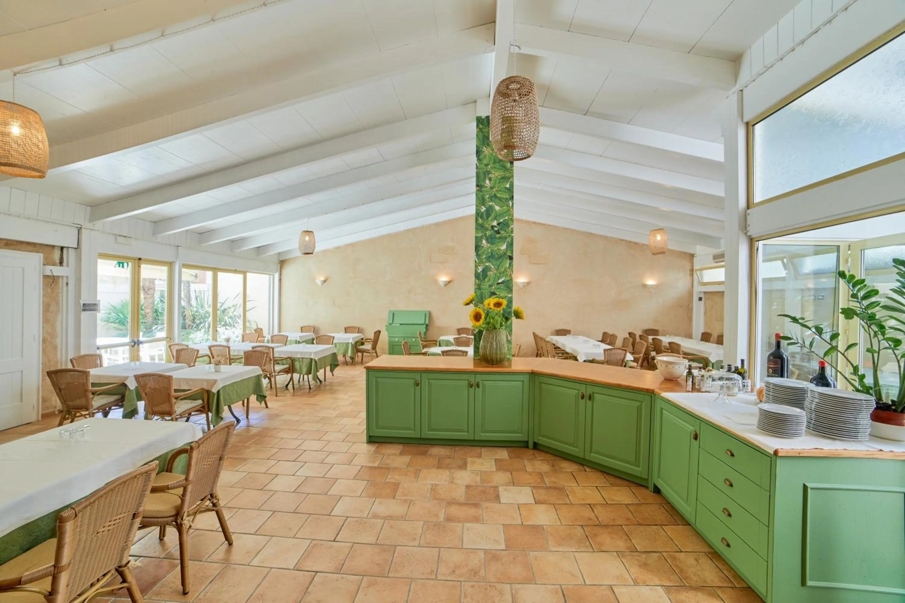 Restaurant/Places to Eat in Hotel dei Messapi